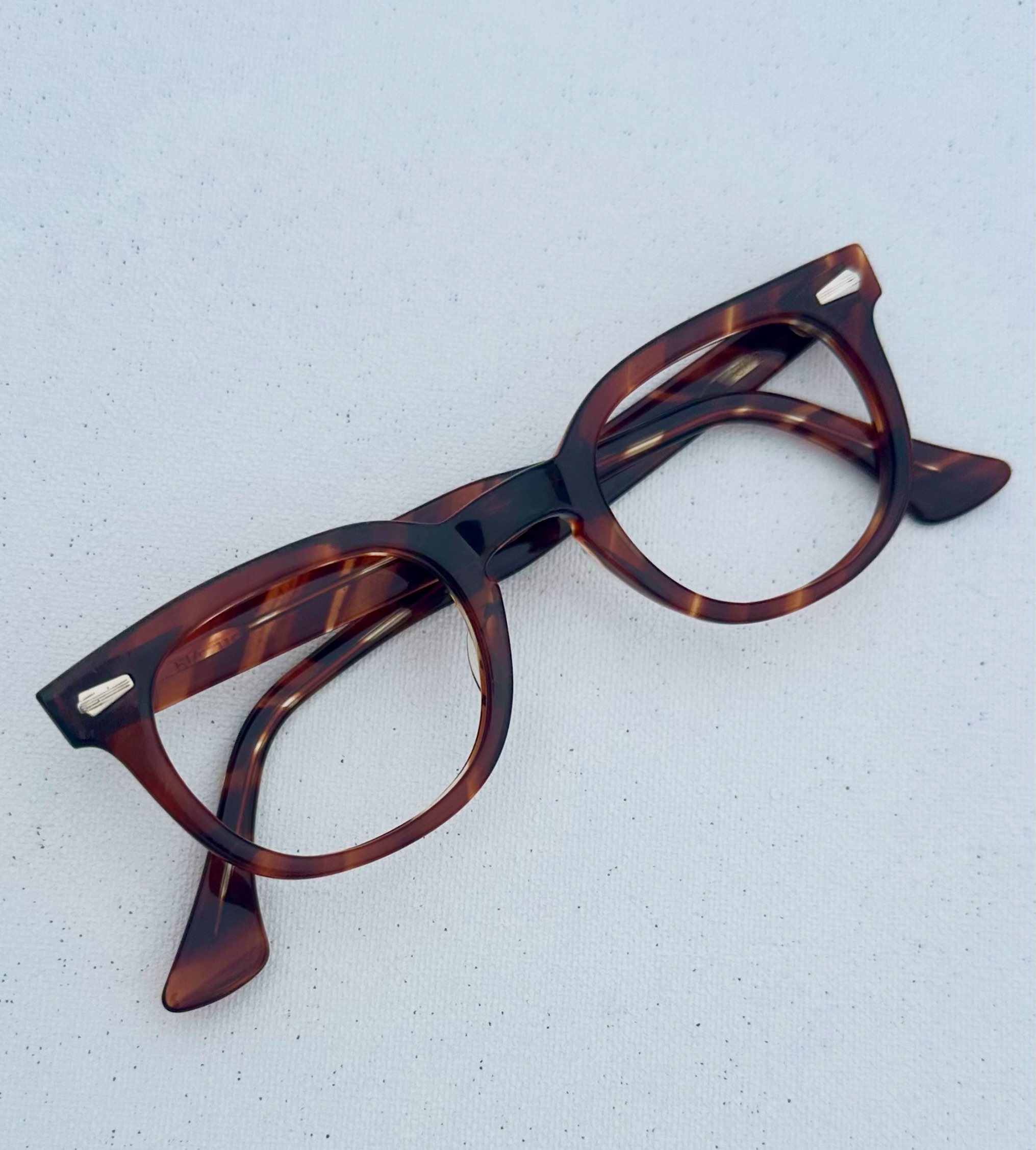 Vintage - Vintage 1950s American Optical (Ao) Pre-Stadium Demi