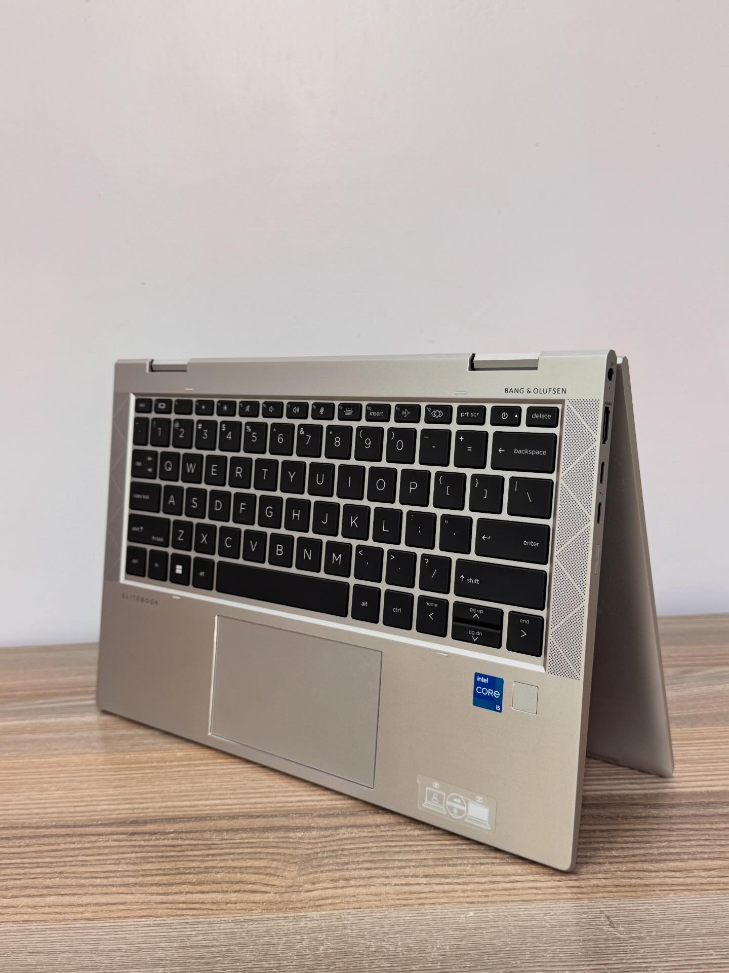 HP EliteBook x360 830 G8 ? Processor: 11th Gen Intel Core i5 
