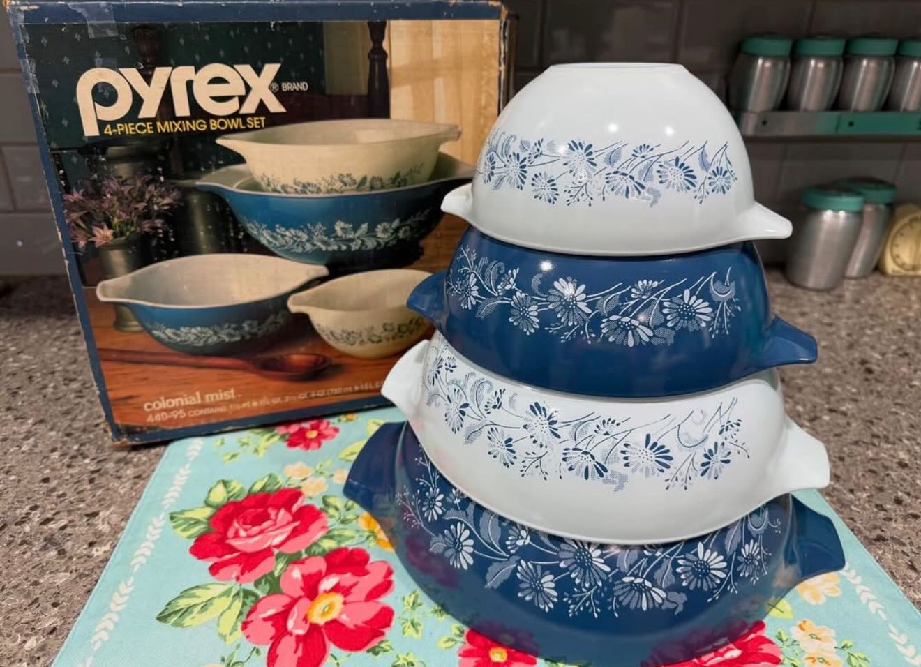 SUPER BOWL SHARES! 1983 PYREX COLONIAL MIST CINDERELLA BOWLS were