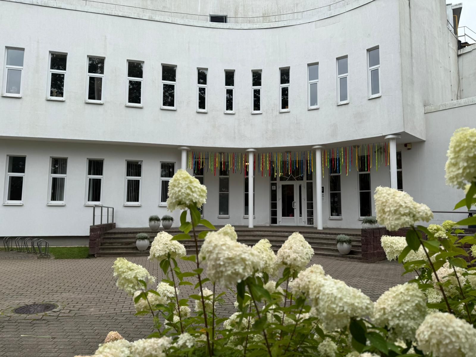 siguldas-m-kslu-siguldas-m-kslu-skola-baltais-fl-elis