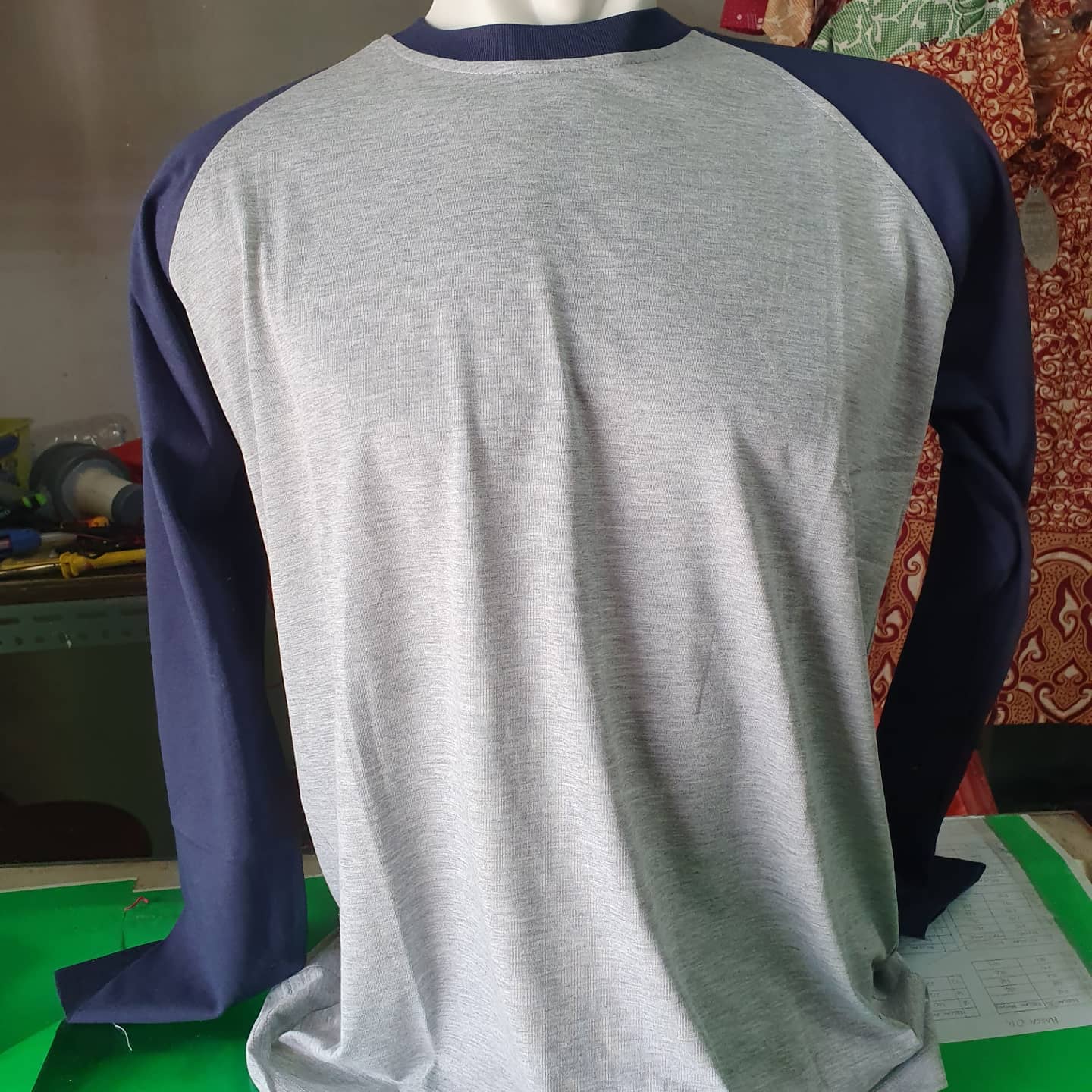 Kaos Raglan