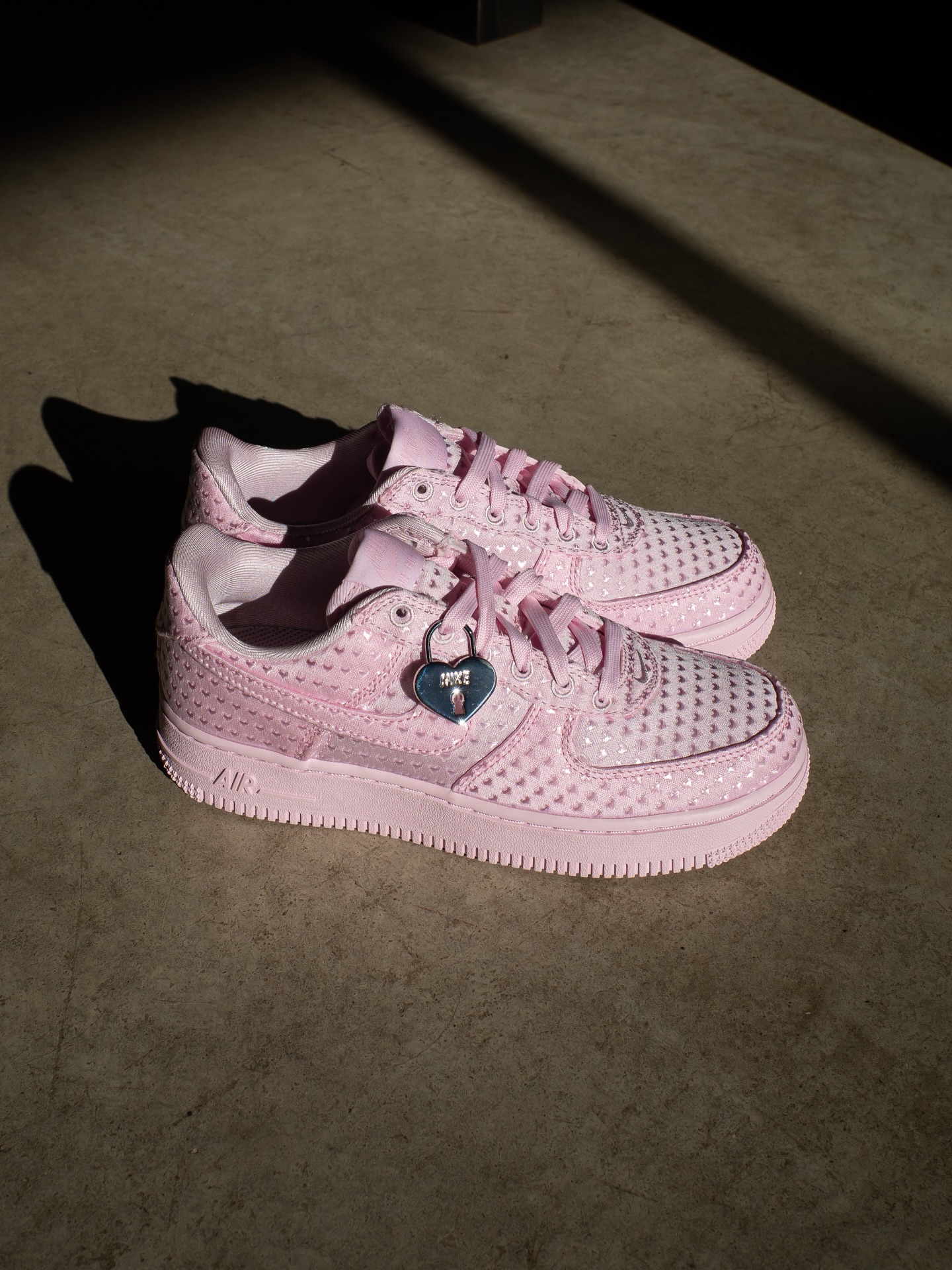 Nike Air Force 1 '07 SE 'Valentine's Day' 💗