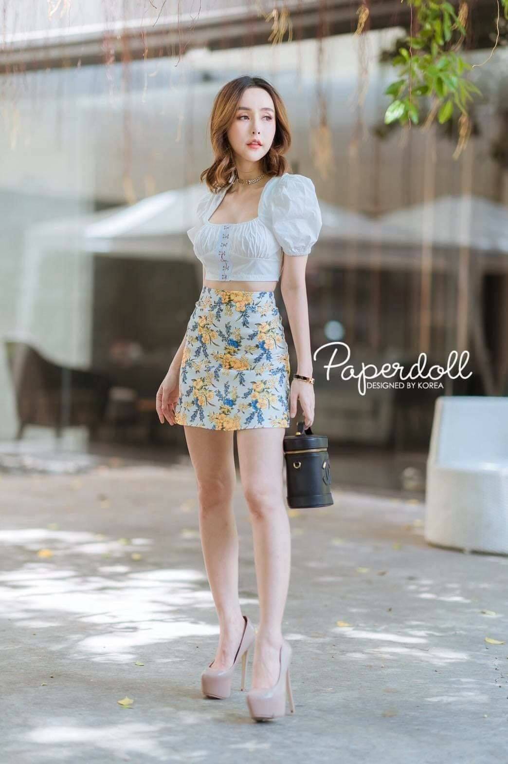 Neemo shop - 280.- 🌸🌸เสื้อครอปคอเหลี่ยม... | Facebook