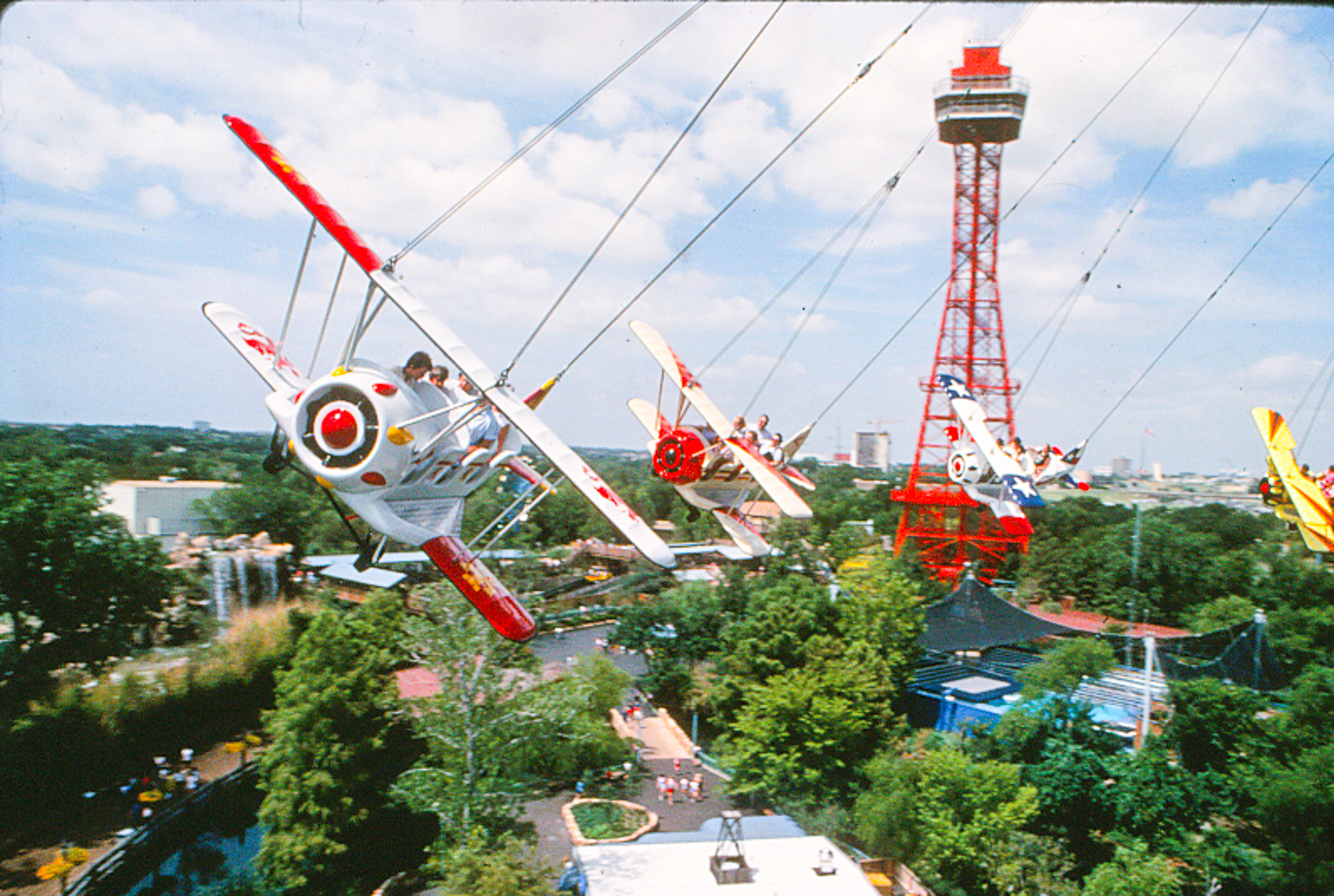 Six - The Great #SixFlags Air Racer was a biplane-themed attraction ...