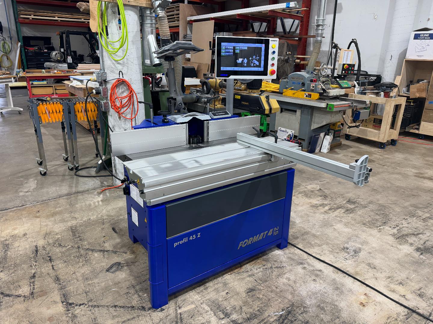ニア Moving some things around and upgrading some tools in the shop. A