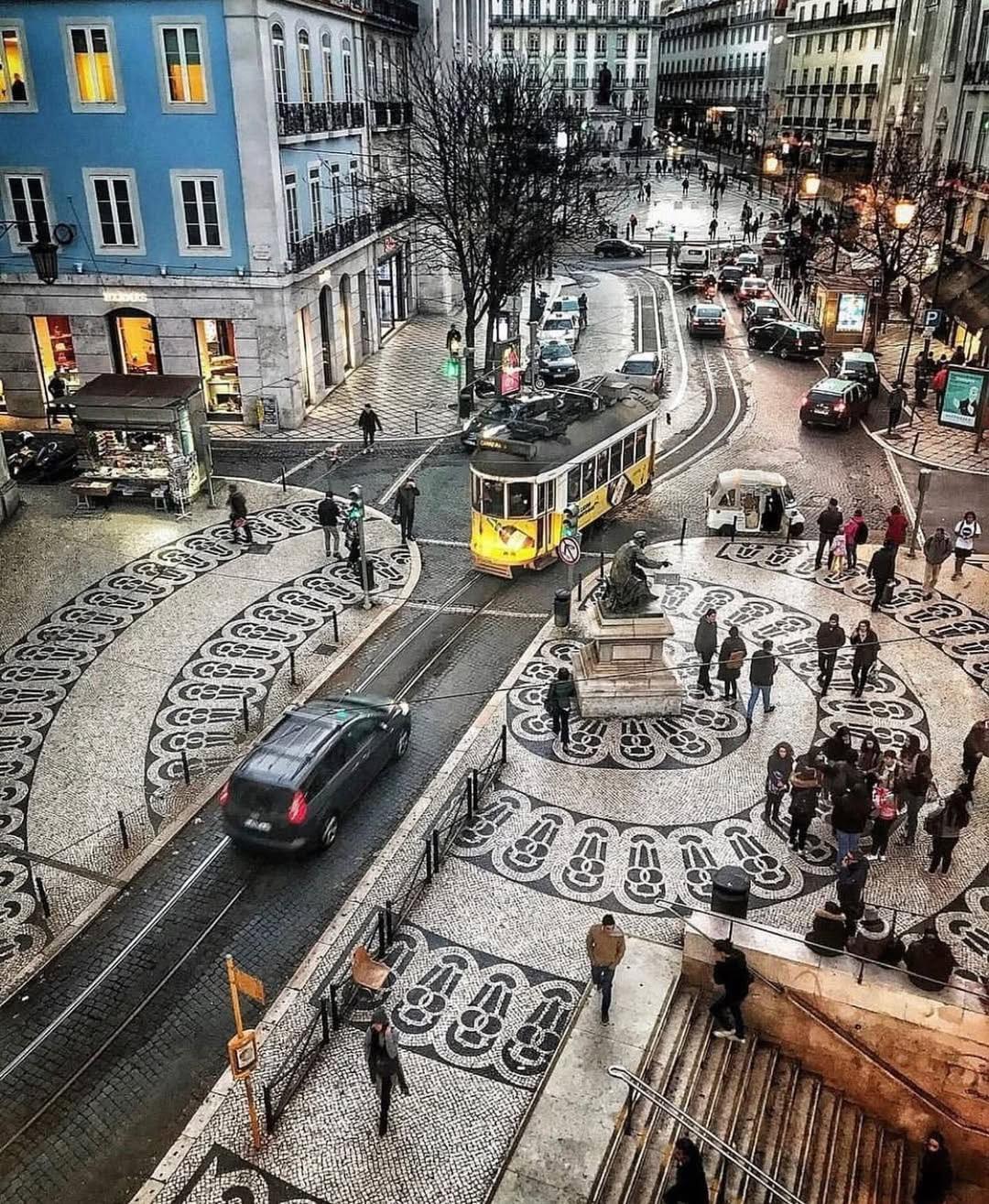 Lisbon, Portugal 🇵🇹🥰 Photographer:... - Architecture & Design | Facebook