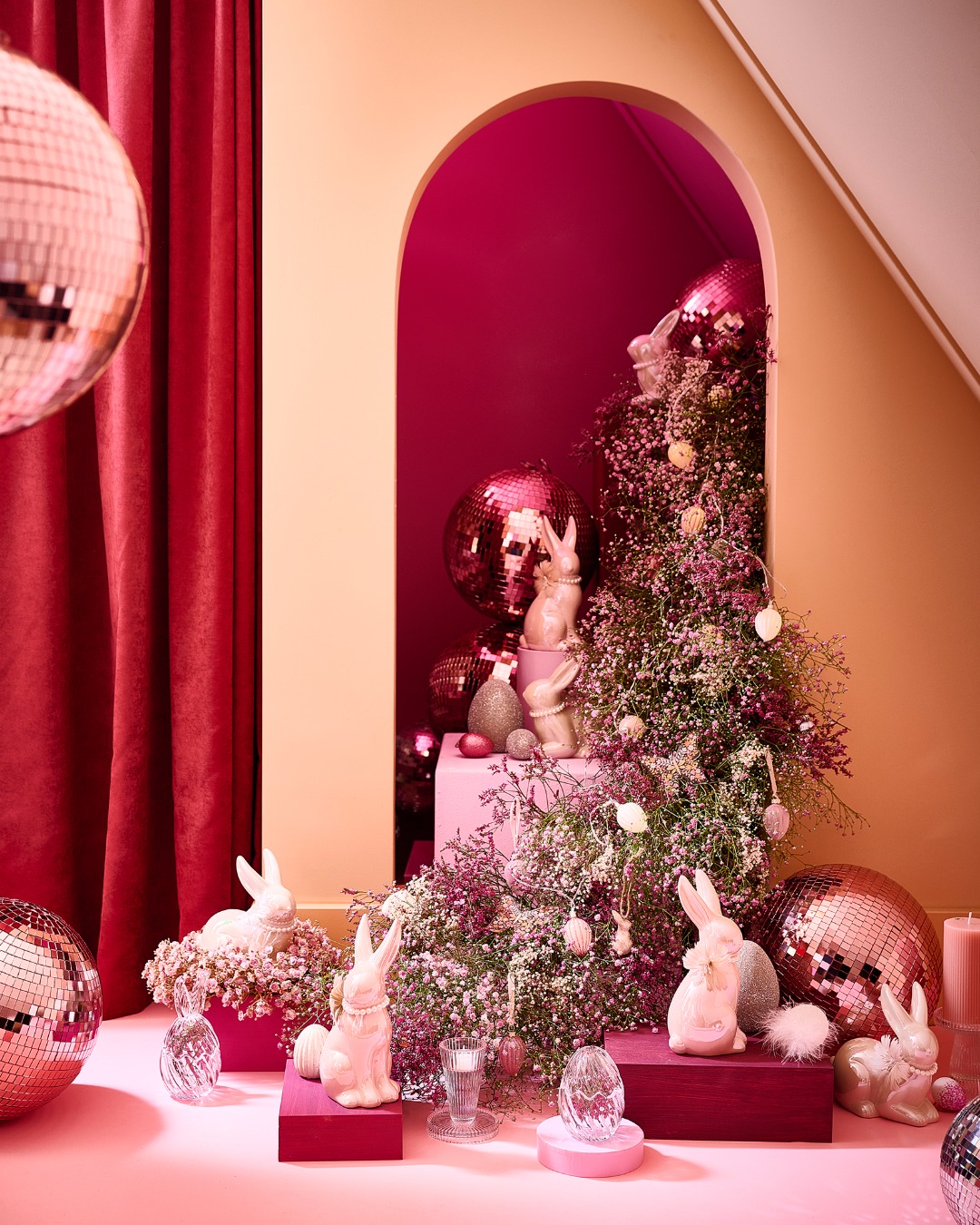 Ostern, aber bitte in Pink!🩷 Knallig, charmant und ein kleines bisschen ✨extra✨. Entdeckt jetzt unsere Osterprodukte online & in unseren Filialen! . . . #depot #depot_online #osterdeko #pinkdecor #dekoinspiration