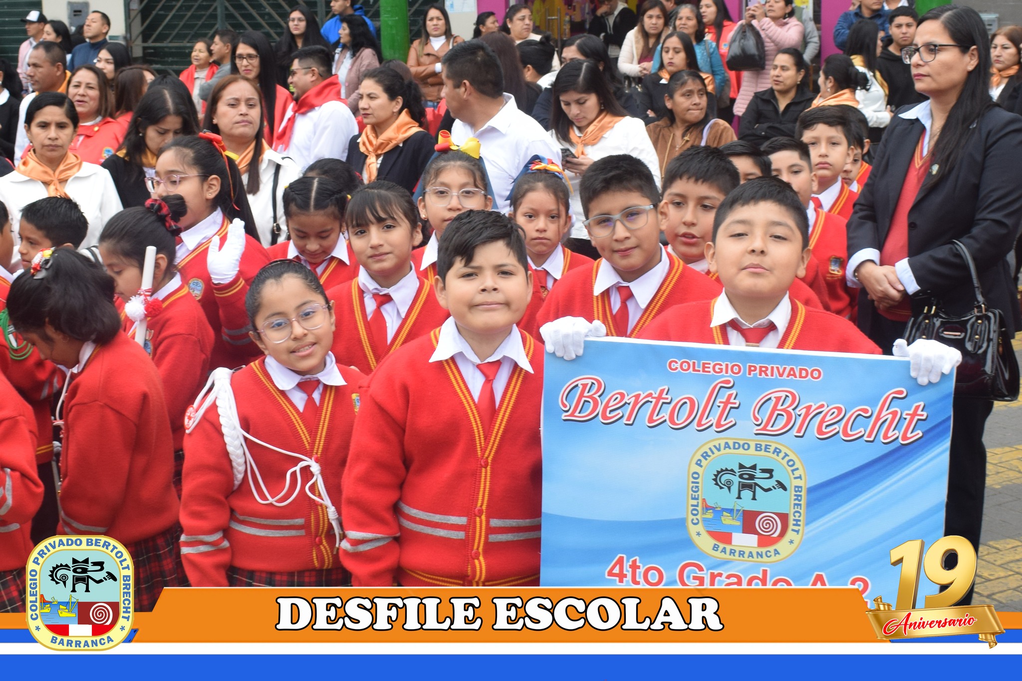 💥📕♦️El Desfile Escolar por el... - Bertolt Brecht Barranca | Facebook