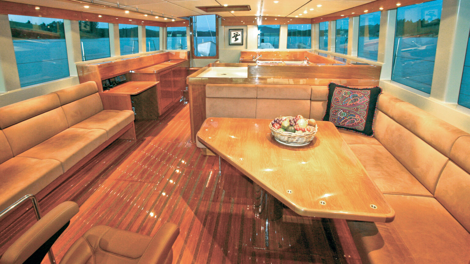 With a 10,000nm range and a hull built for global swells, Wind 