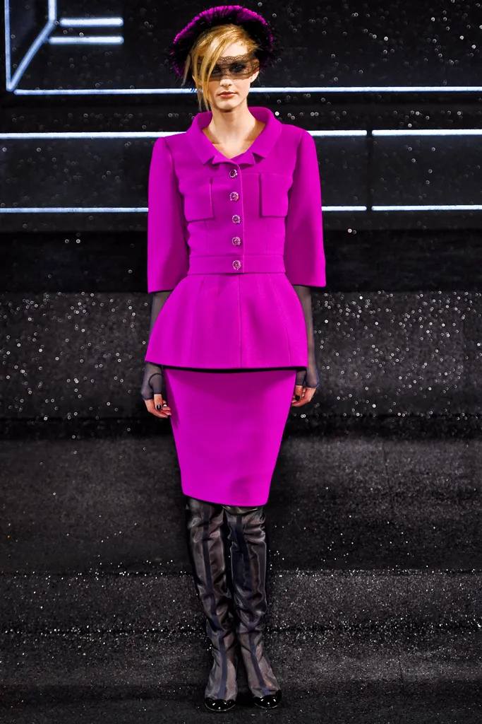 Runway REPLAY: #Chanel Fall 2011 by Karl Lagerfeld If the clothes