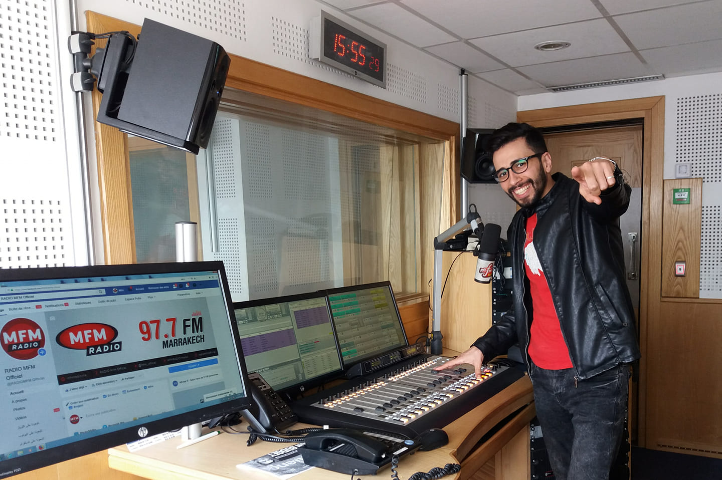 Radio MFM - #الآن #اهدي_اغنيتك رفقة #أسامة_أفقير Oussama Oufkir ...