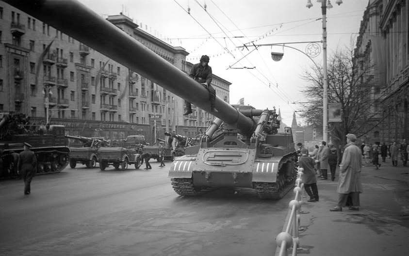 TankHistoria - That’s no photoshop. This is the 420 mm, 17-inch barrel ...