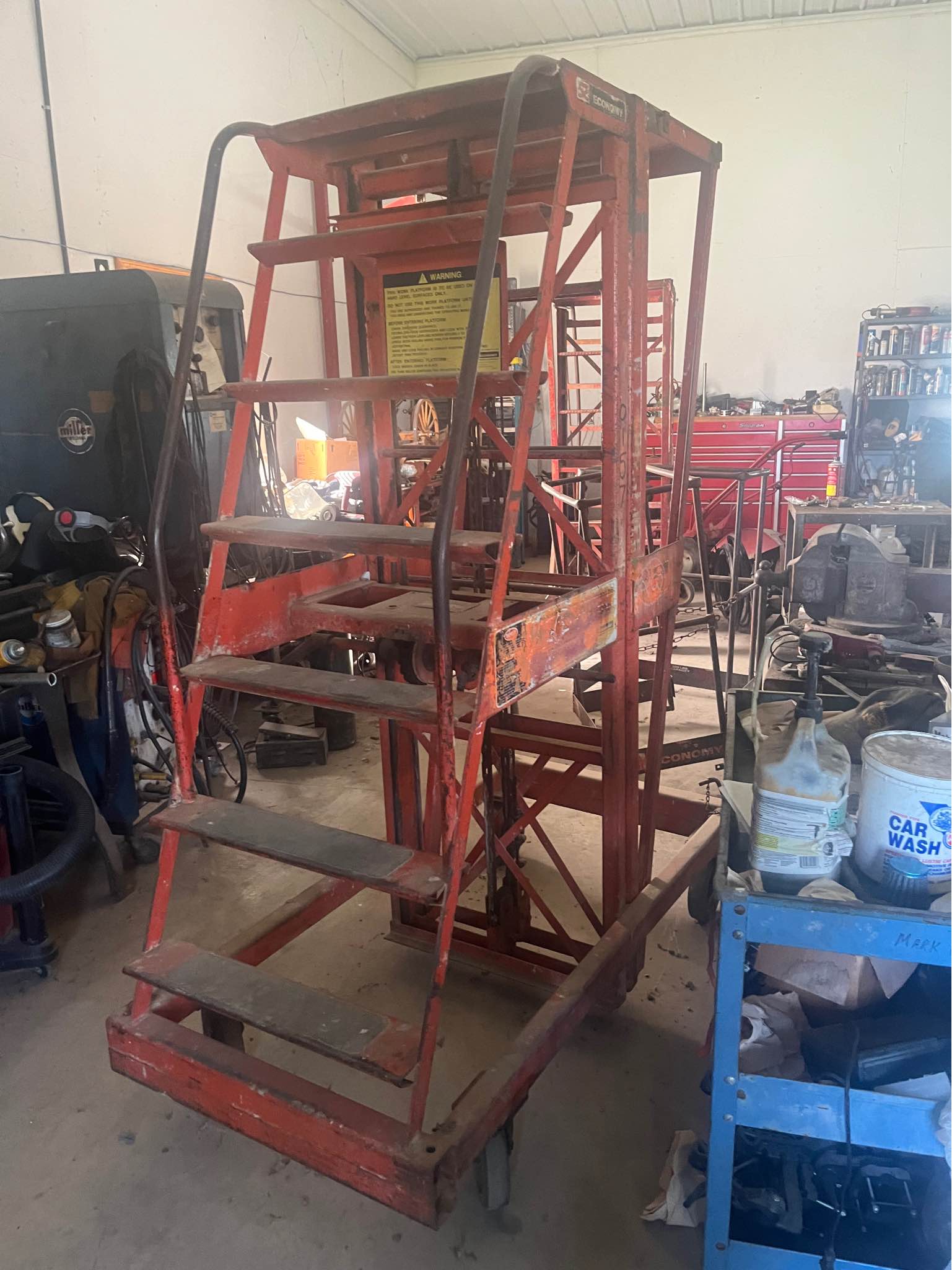 Hi-jacker telescoping work platform - Ladders & Scaffolding - Milroy ...