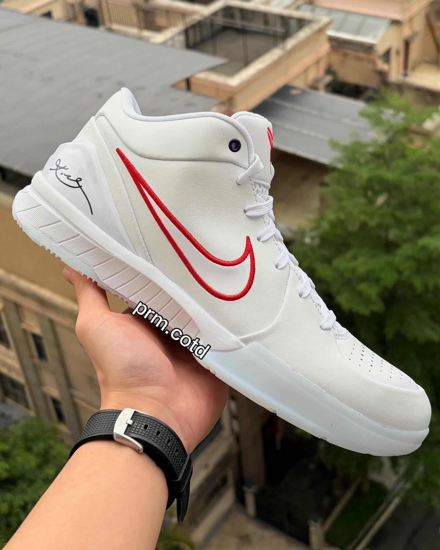 A first look at the “Draft Day” Nike Kobe 4 rumored to drop this 