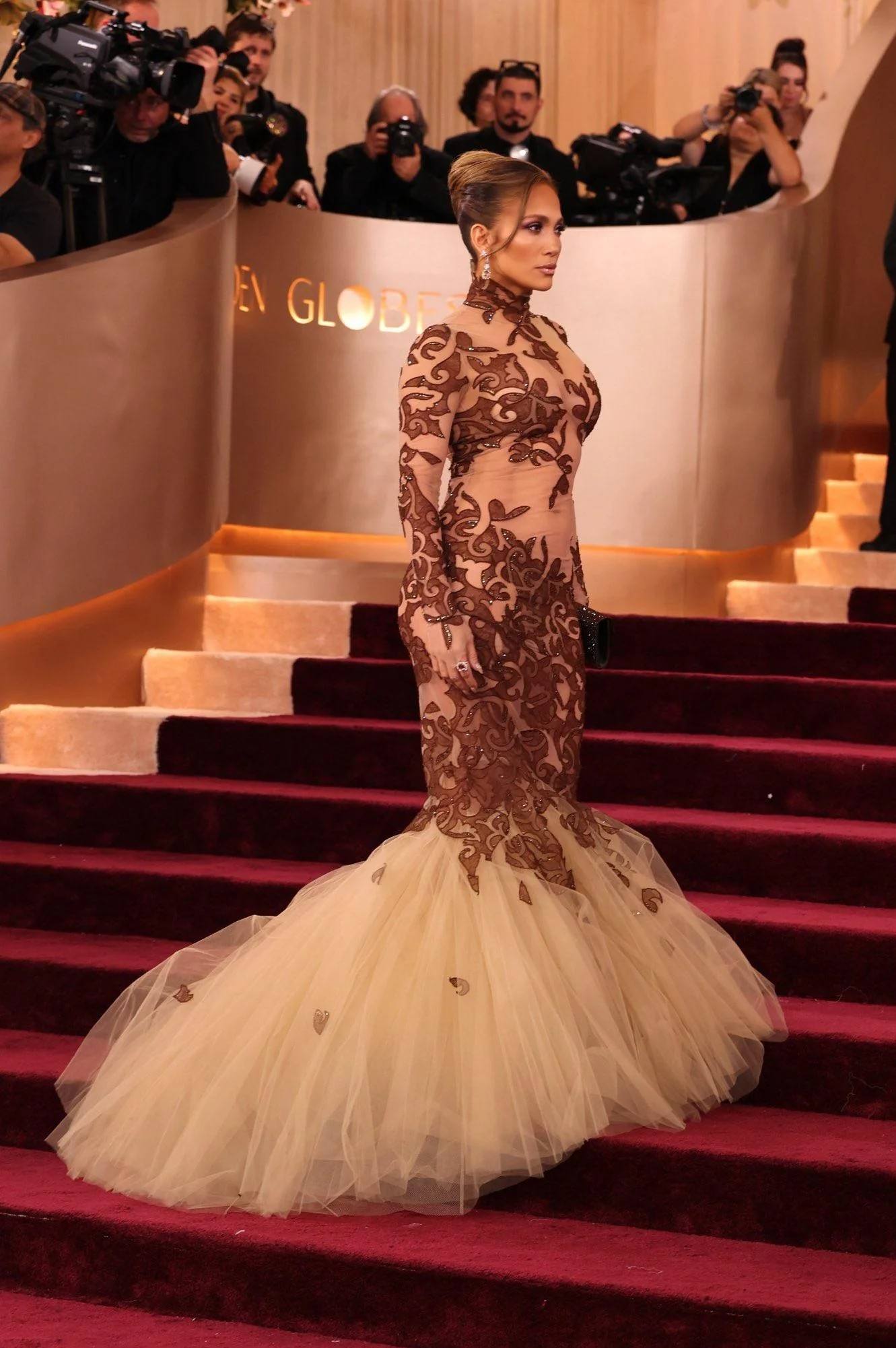 Jennifer Lopez Wearing vintage Jean-Louis Scherrer 2003 from