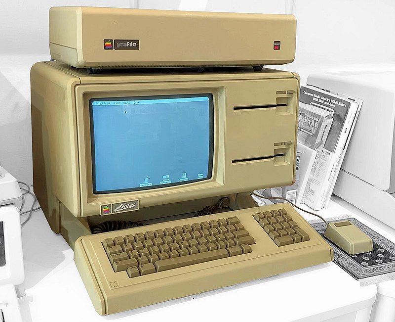 Apple Lisa (Locally Integrated Software Architecture) 1983 a