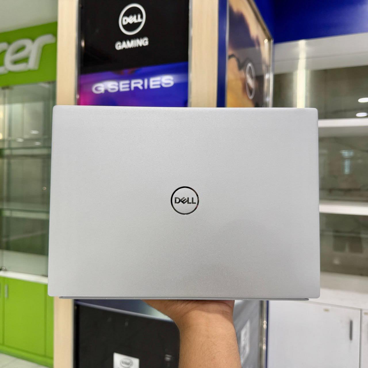 Dell Inspiron 5330 (Silver) CPU : Intel Core Ultra 7 Processor 