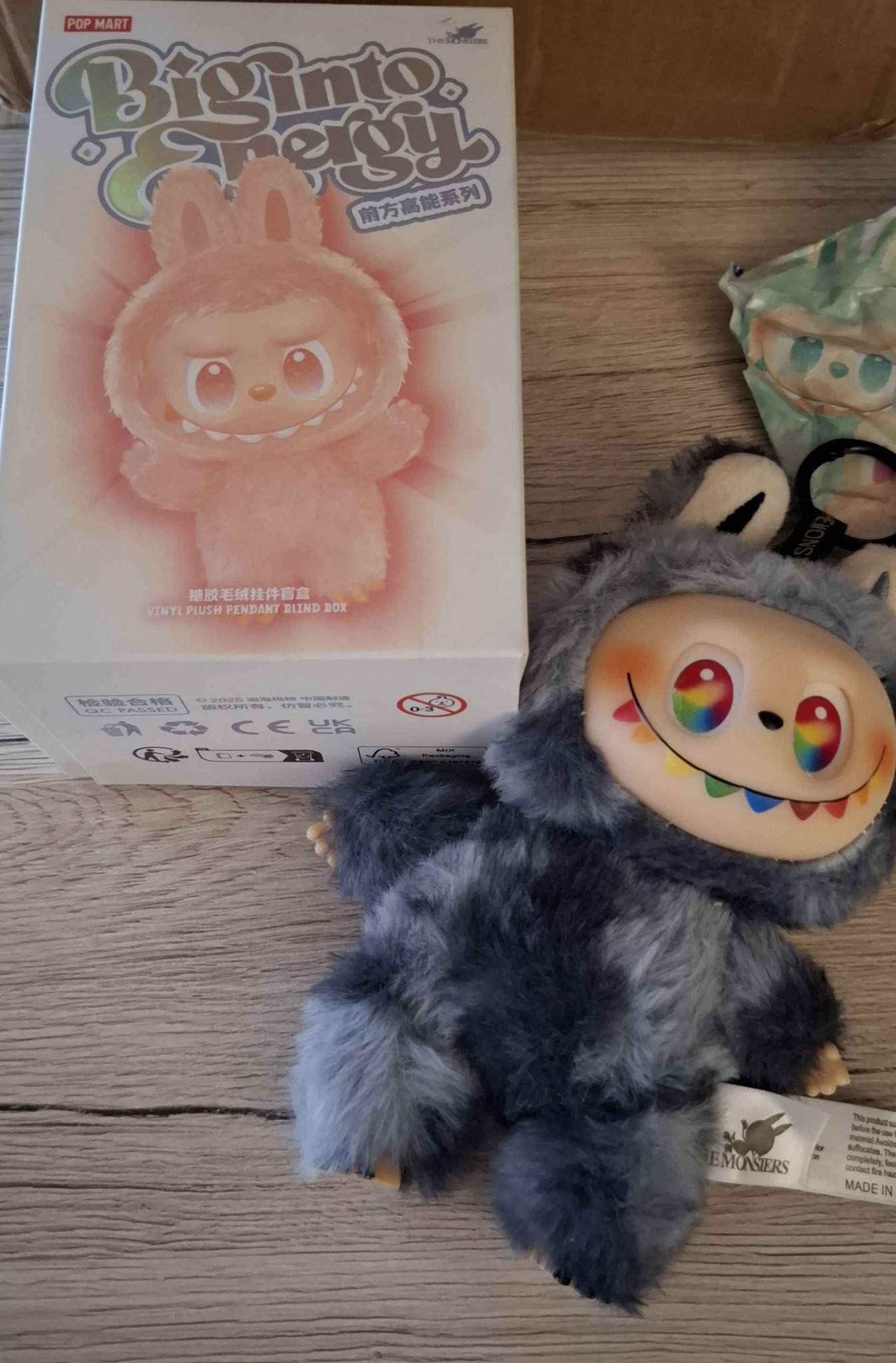 Labubu mystère dans sa boîte - Pacifiers & Teethers - Le Mesnil-Esnard ...