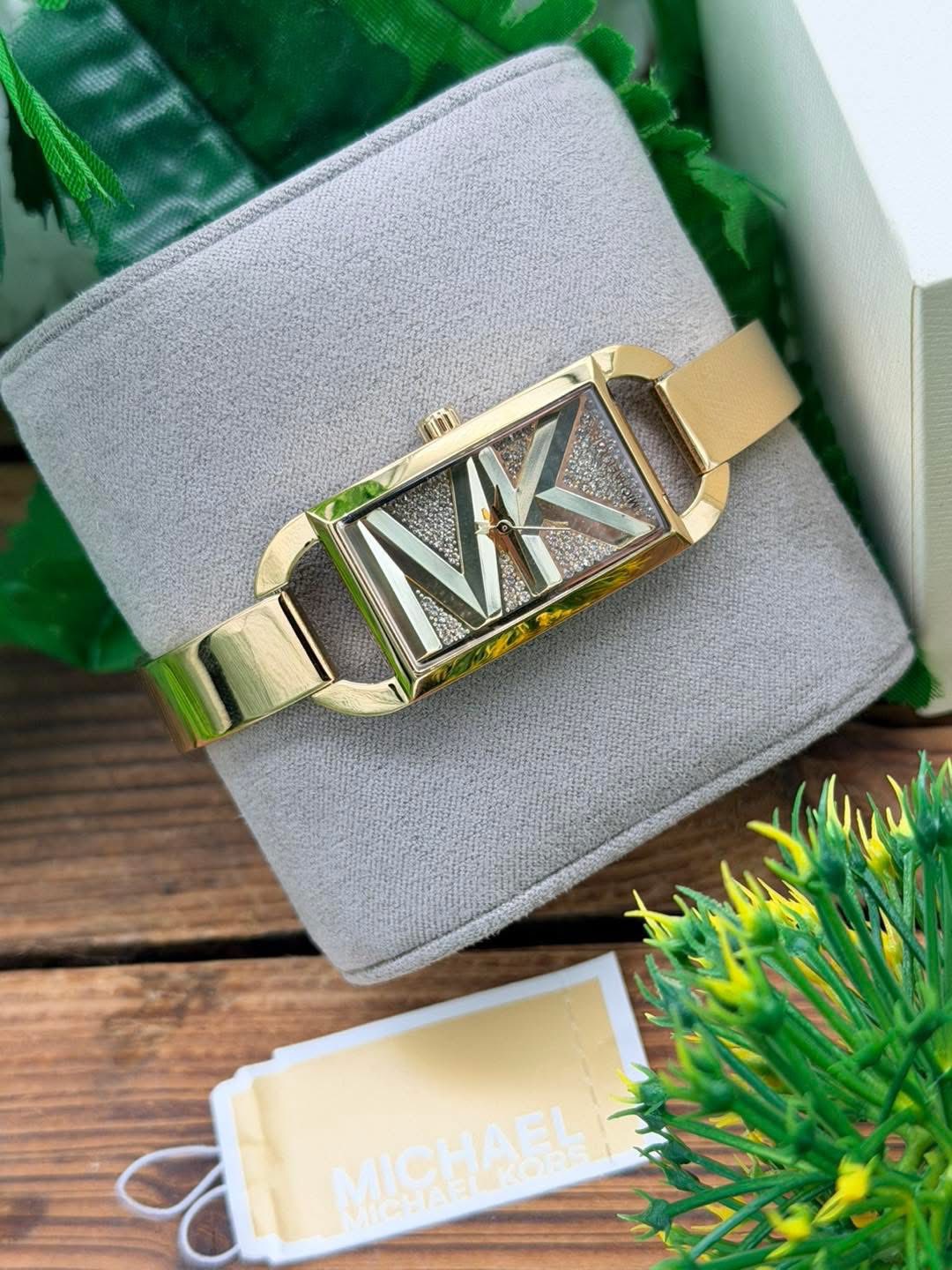 FAB's Gold Jewels and Watches | Carmen