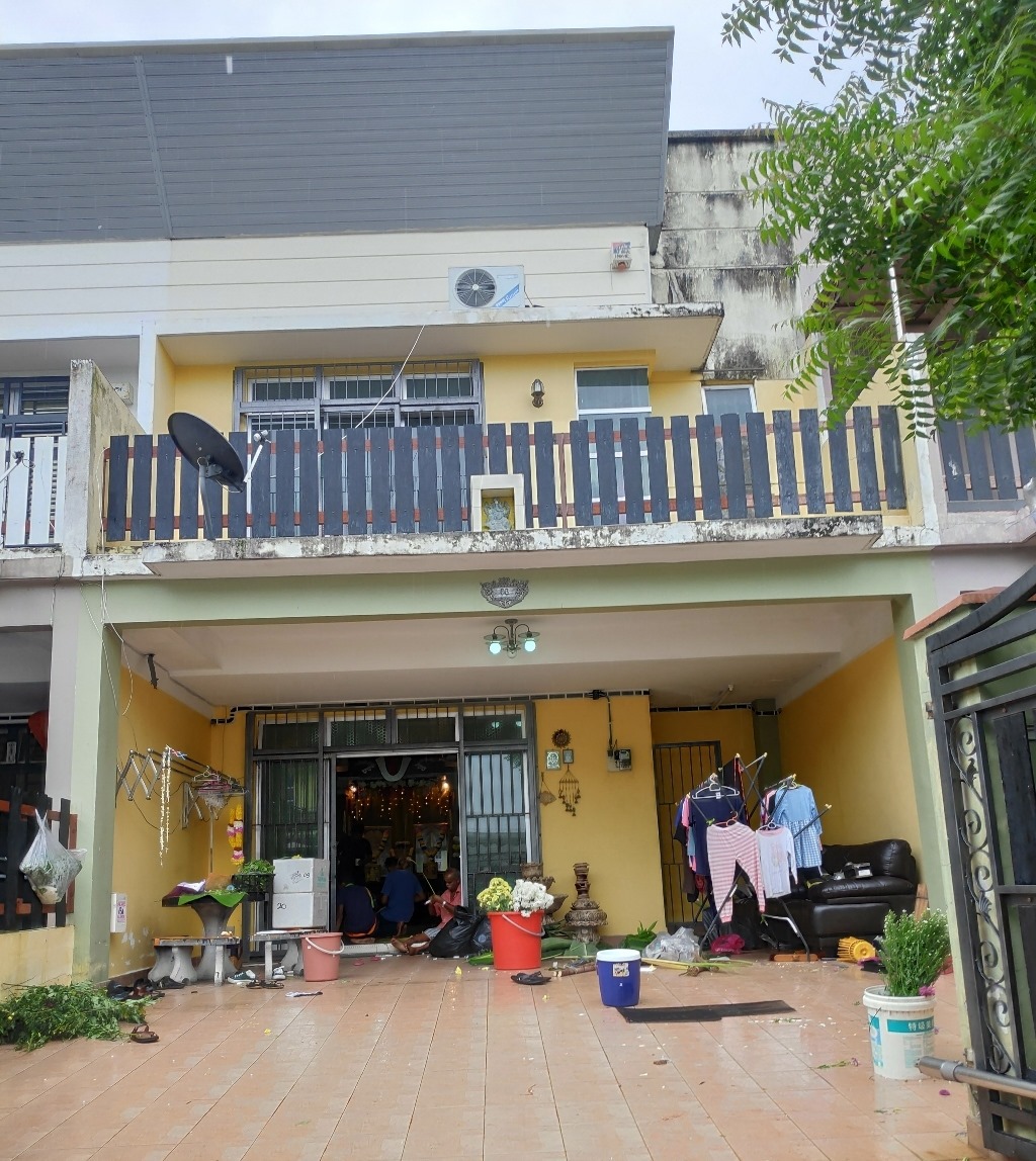 Richard Lim Property Auction Specialist No 68 Jalan Bestari 46 2 Taman Bestari Indah 1 81800 Ulu Tiram Johor 2 Storey Terrace House Rm 405 000 00 R M 4 5 0 0 0 0 0 0 Property Code Pb616795 Auction Date