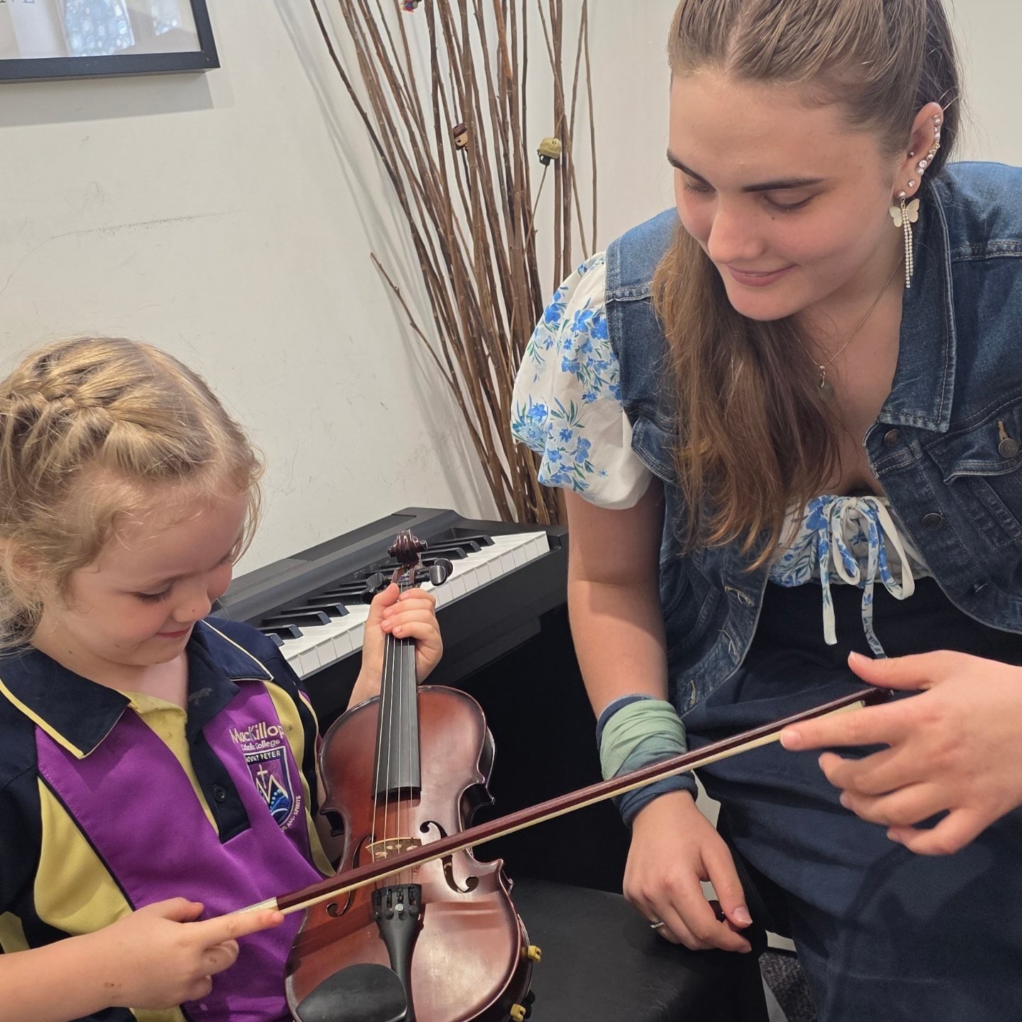 Buzz Music - Violet is having her FIRST violin lesson with... | Facebook