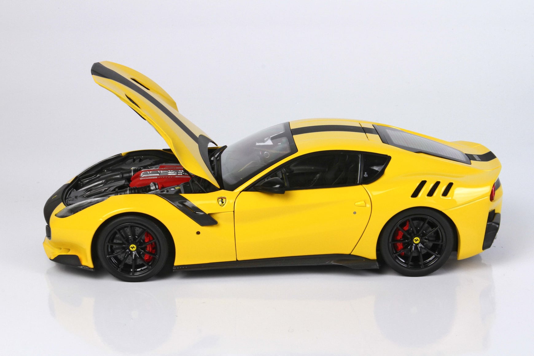 BBR182106B Ferrari F12 TDF new color Giallo Modena 1:18 die cast
