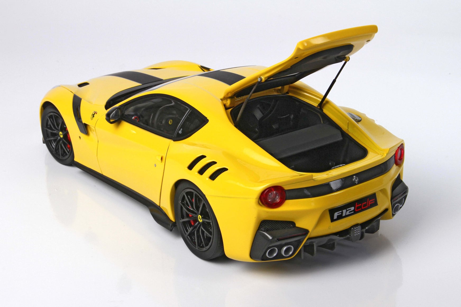 BBR 1/18 フェラーリ F12TDF Giallo Modena イエロー BBR182106B Ferrari F12 TDF new color Giallo Modena 1:18 die cast