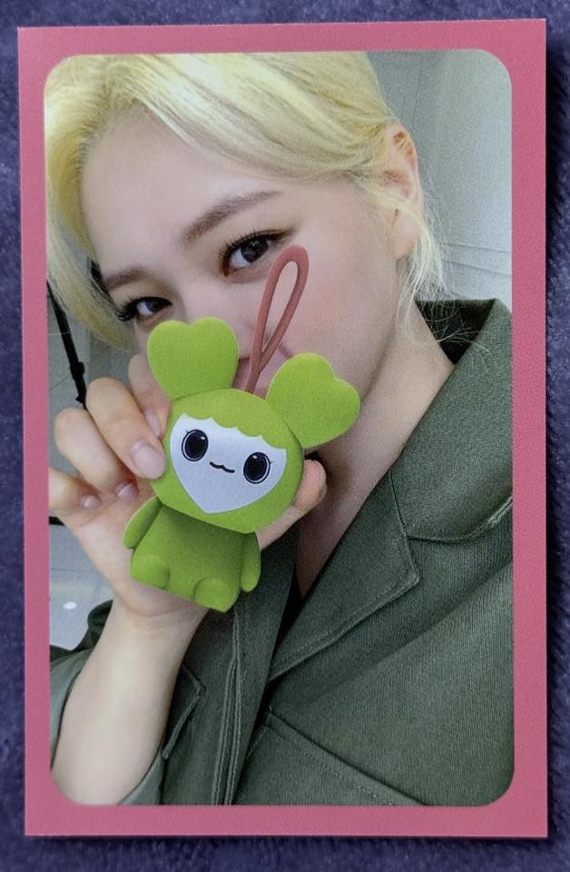 ✨ TWICE LIMITED EDITION BLUETOOTH SPEAKER LABURI with JEONGYEON