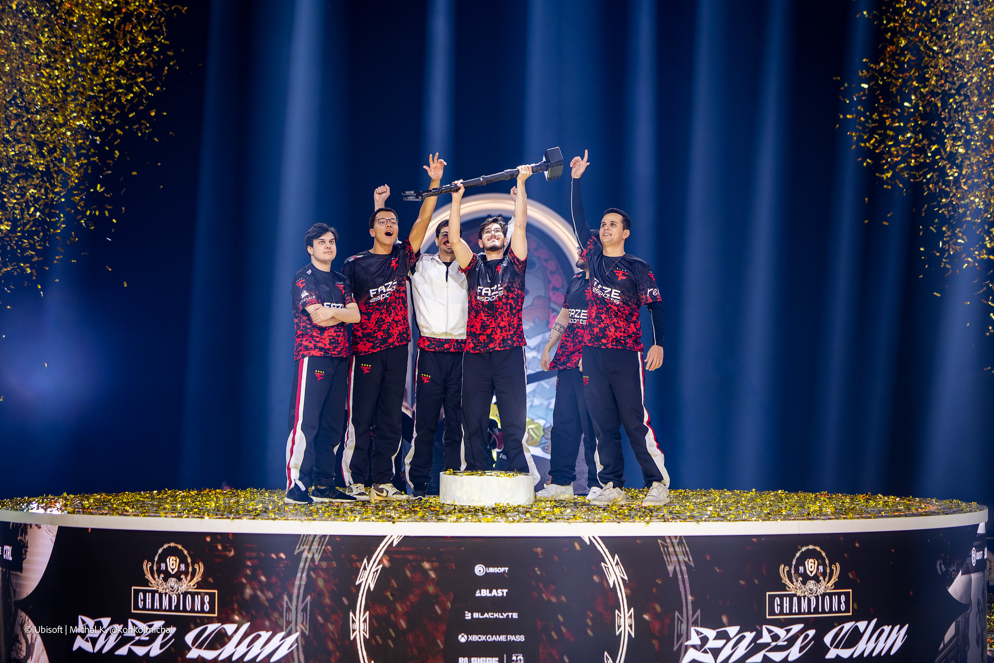 Siegegg - FaZe Clan have made history! The Brazilians are the first ...