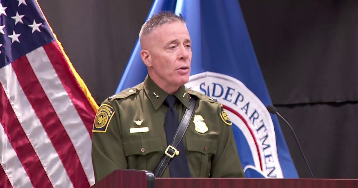 FOX - Border Patrol commander Greg Bovino and some border patrol agents ...