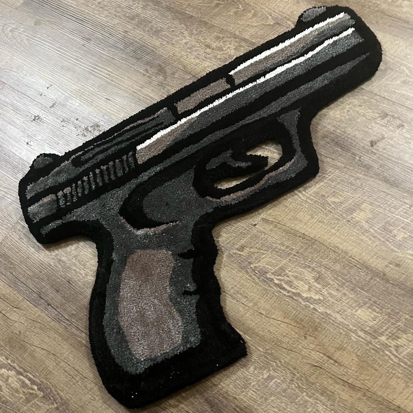 FooTprint+ - Keep a glock 🤧 #tuftinggun #tufting...