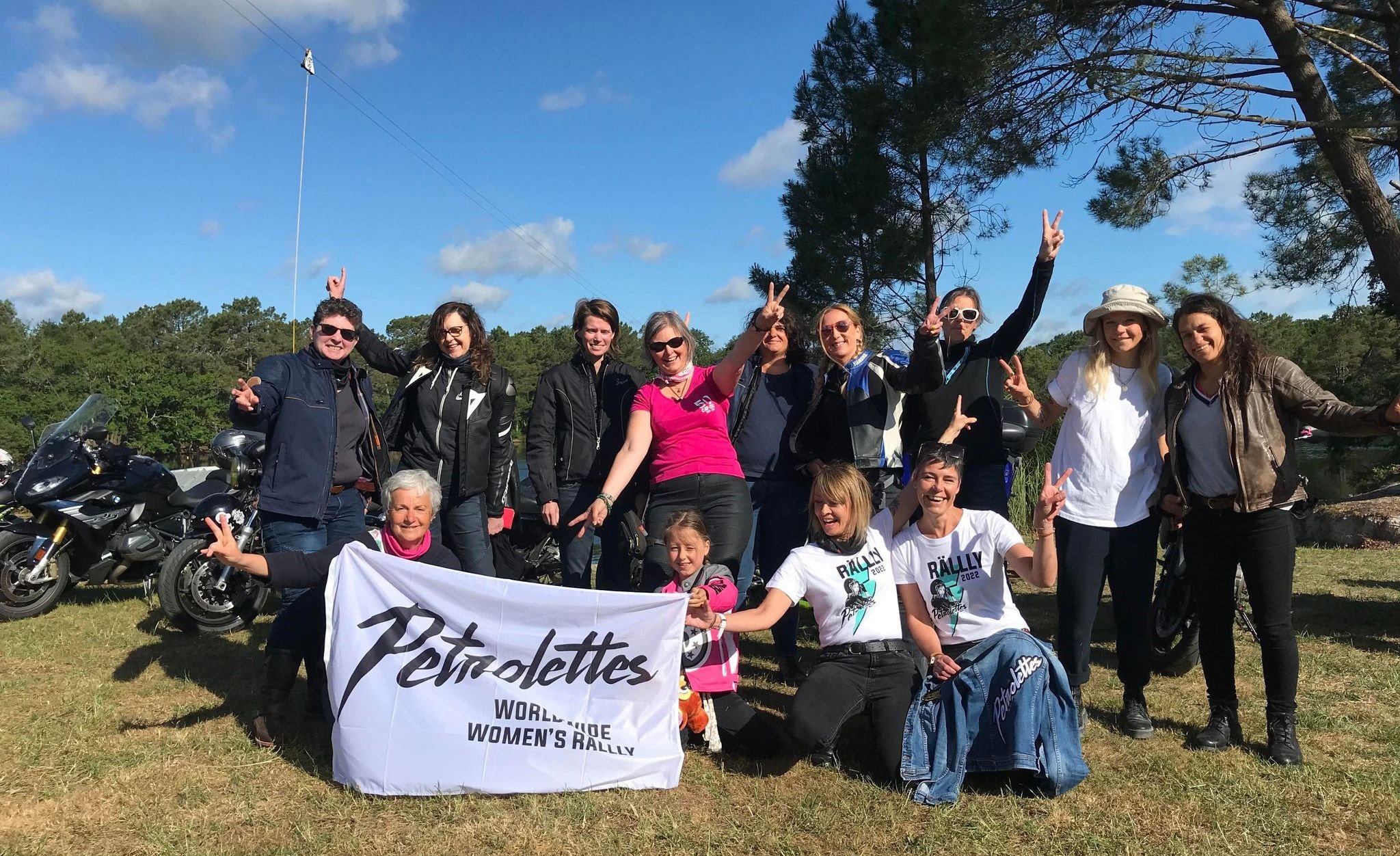 Les Rustines - ⚡️BAMMM ! LE RALLY DES Petrolettes 🙀 EN...