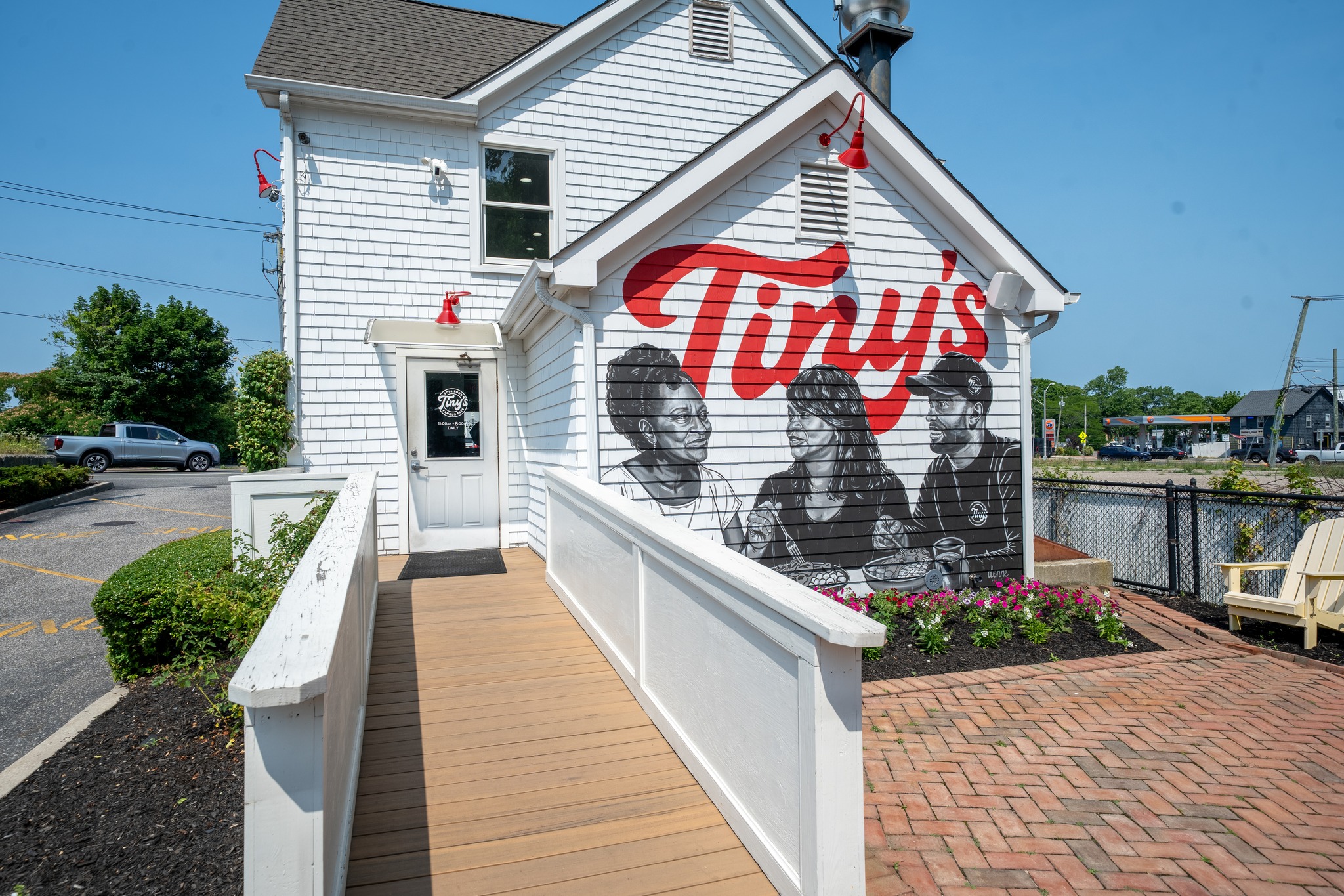 Tiny's Famous Eats Soul Food | Riverhead NY
