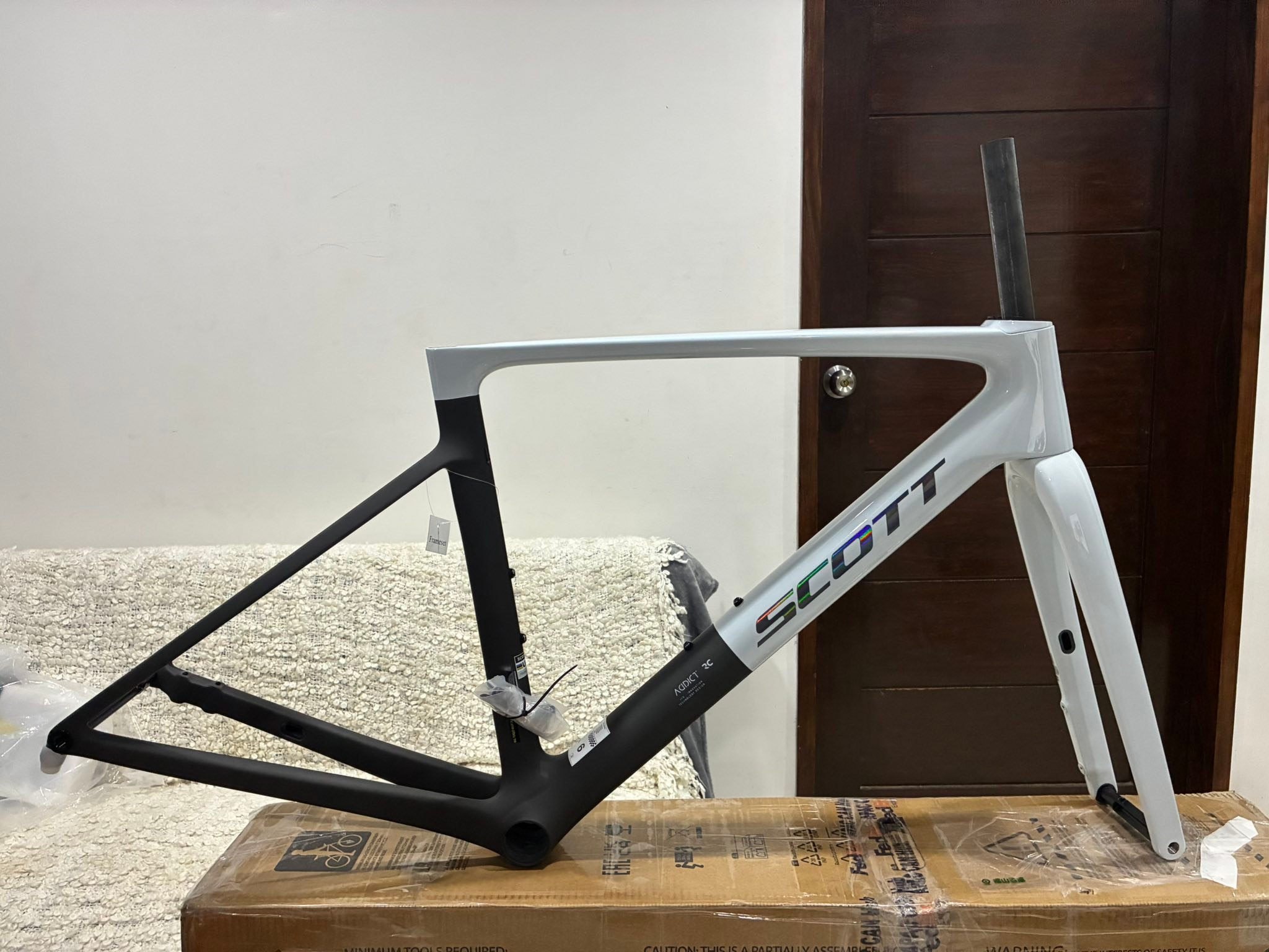 SCOTT ADDICT RC PRO HMX FRAMESET SIZE: XS(49) S(52) M(54) Designed