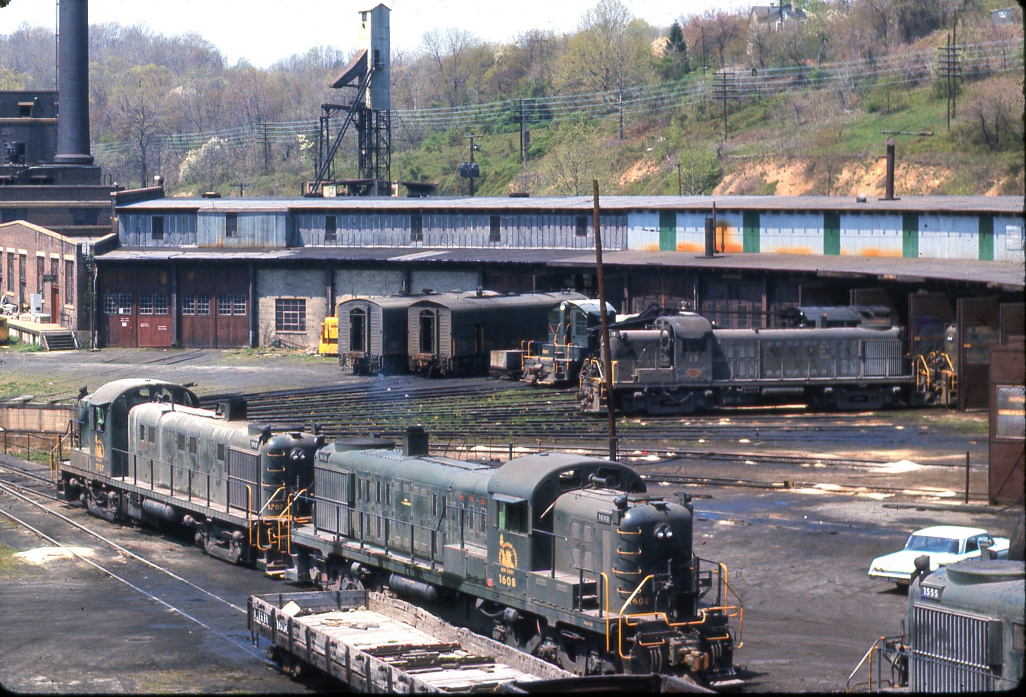 Jersey Central Lines | CNJ #1707, #1608, #10, N&W #3178, CNJ #1011, L ...