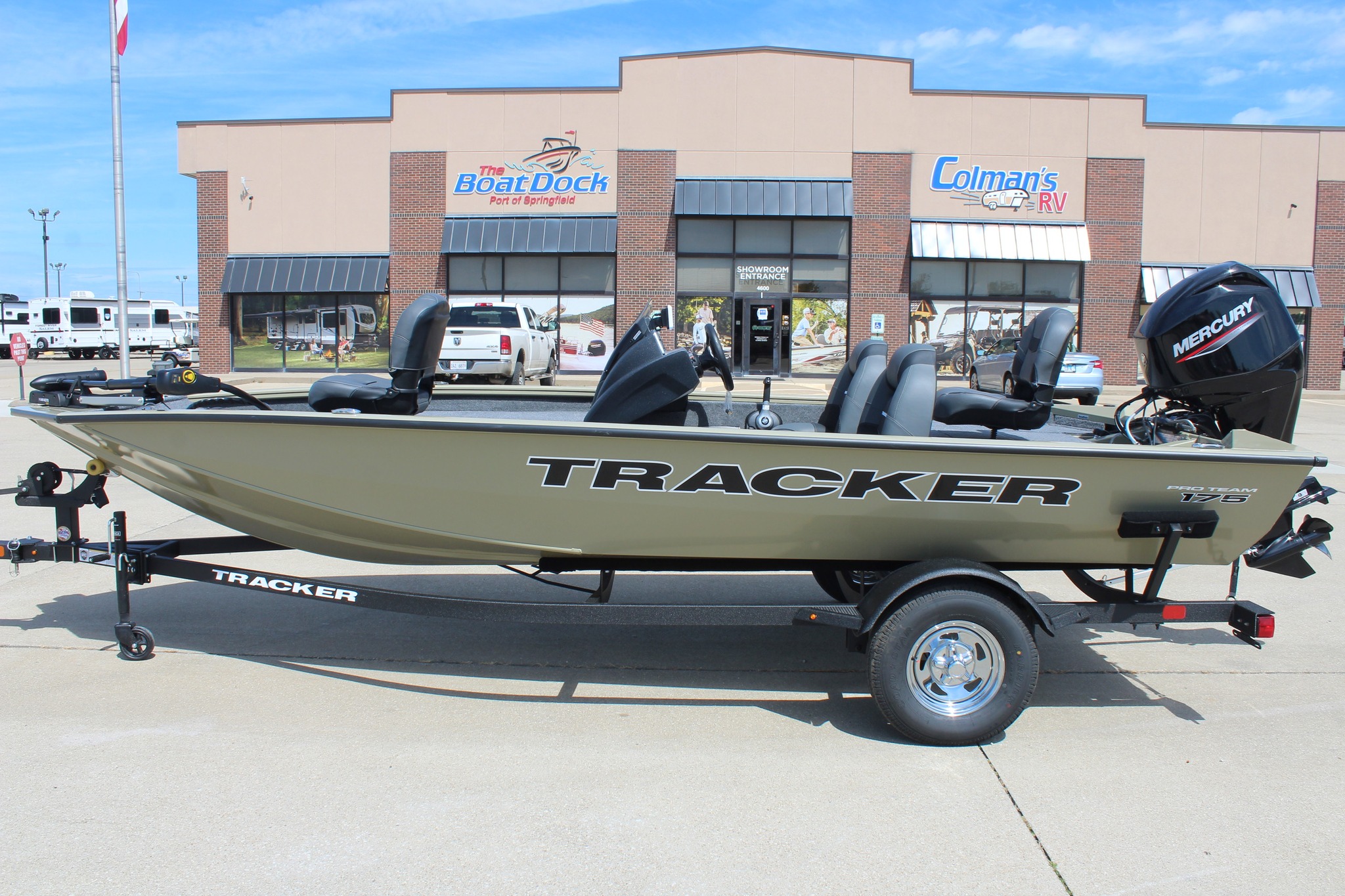 The Boat Dock - 🎣🚤 Just Arrived – 2026 Tracker Pro Team... | Facebook