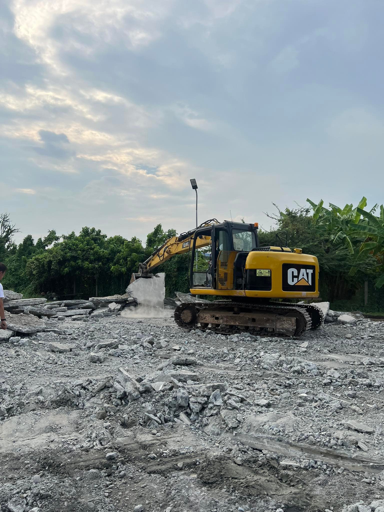 ES Heavy Equipment Rental | Bulacan