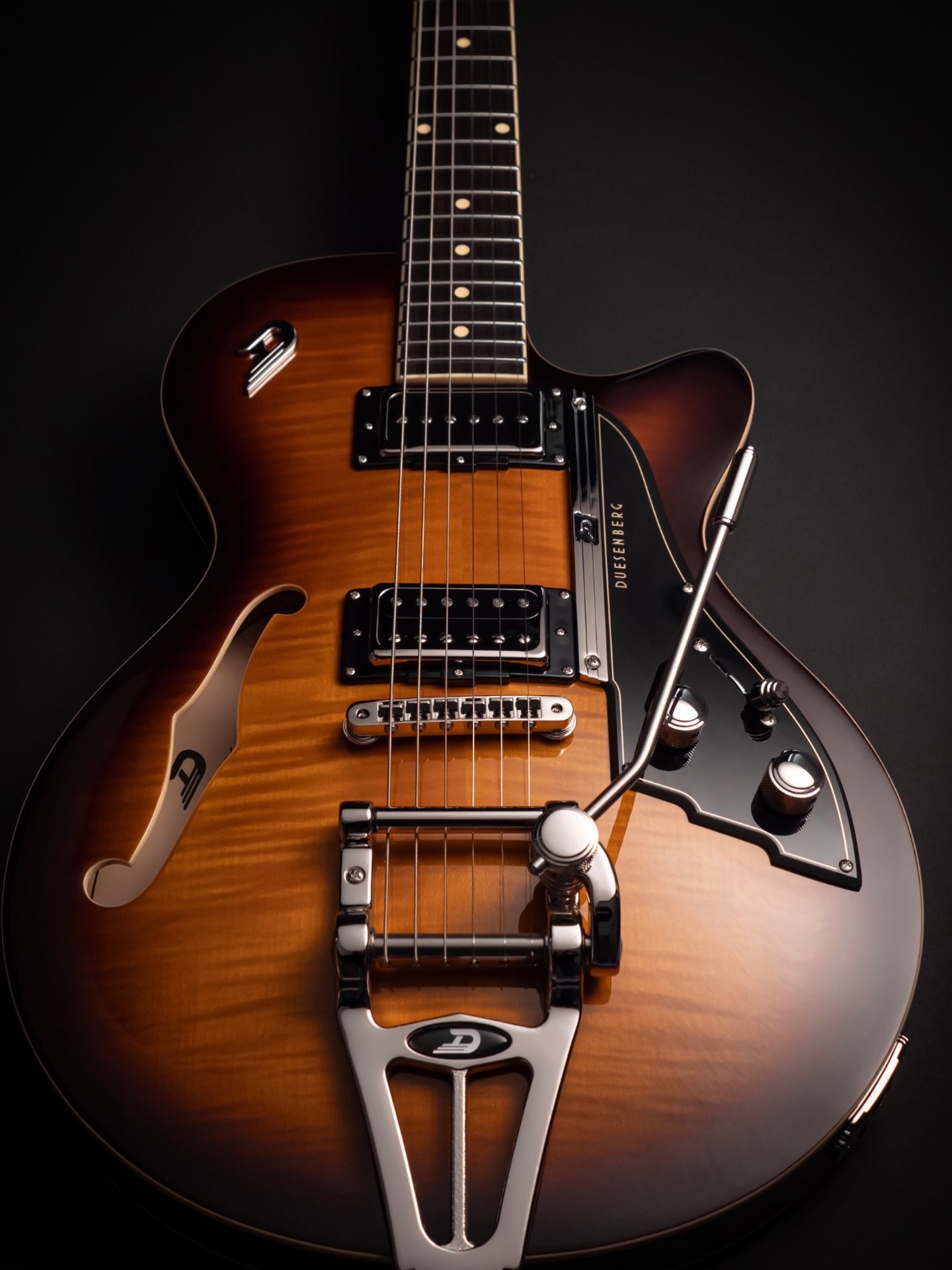 Duesenberg 2026 starplayer guitar with Tobacco Flame Maple top
