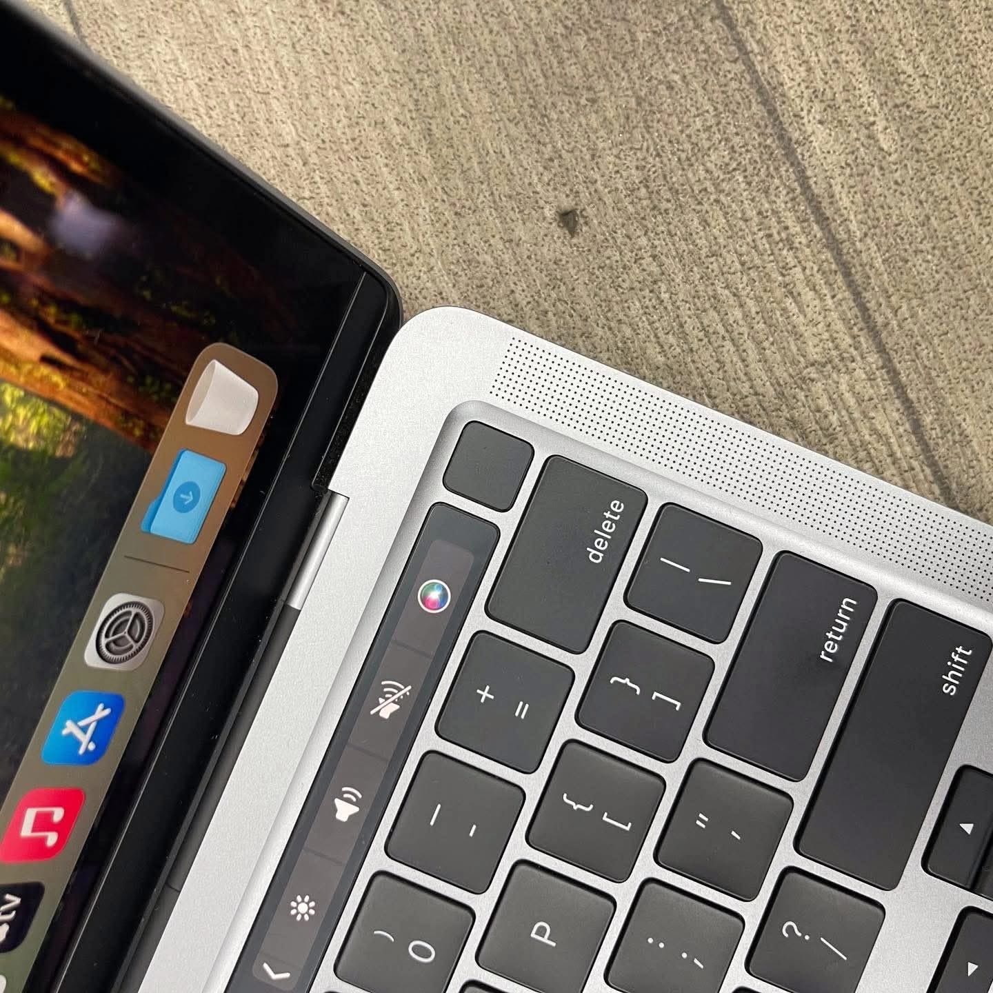 ? POWER. SPEED. CLASS — MacBook Pro 2020 ? MacBook Pro (13-inch 