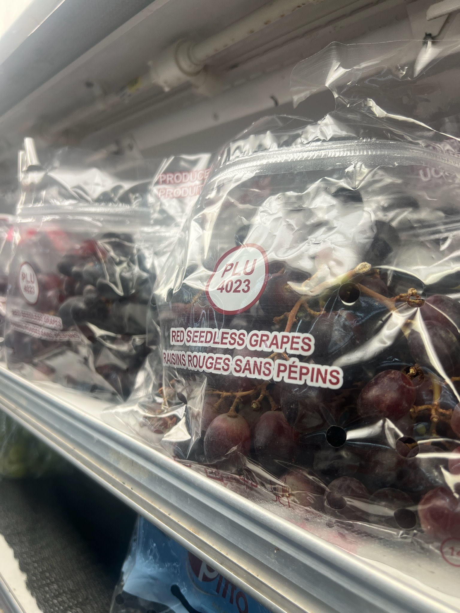 🍇 Exciting Fruit Savings! 🍊 Red,... - Fresh Value Oxford | Facebook