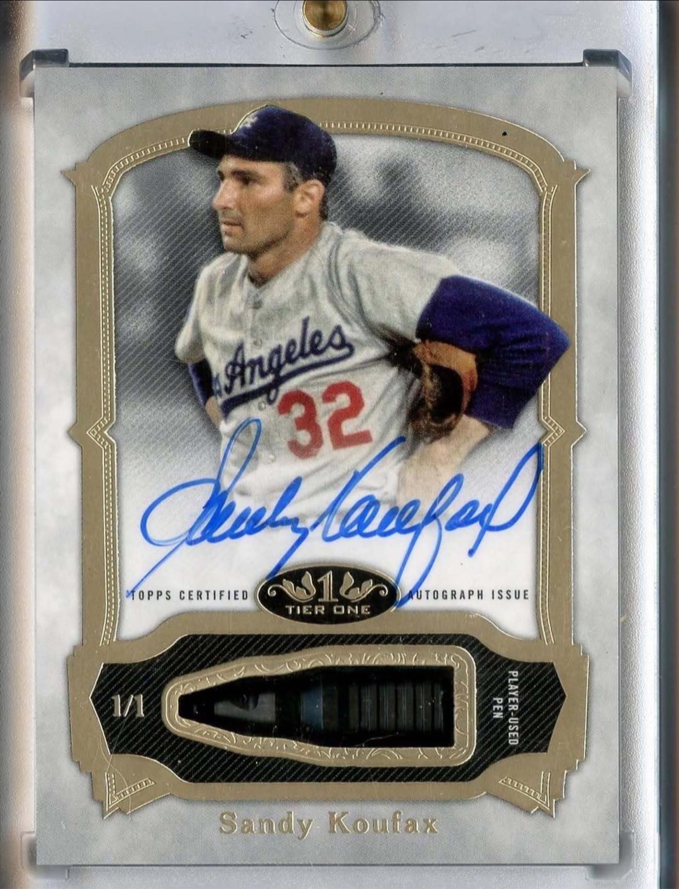 Sandy Koufax signed this 1/1 autograph card and the pen he used 