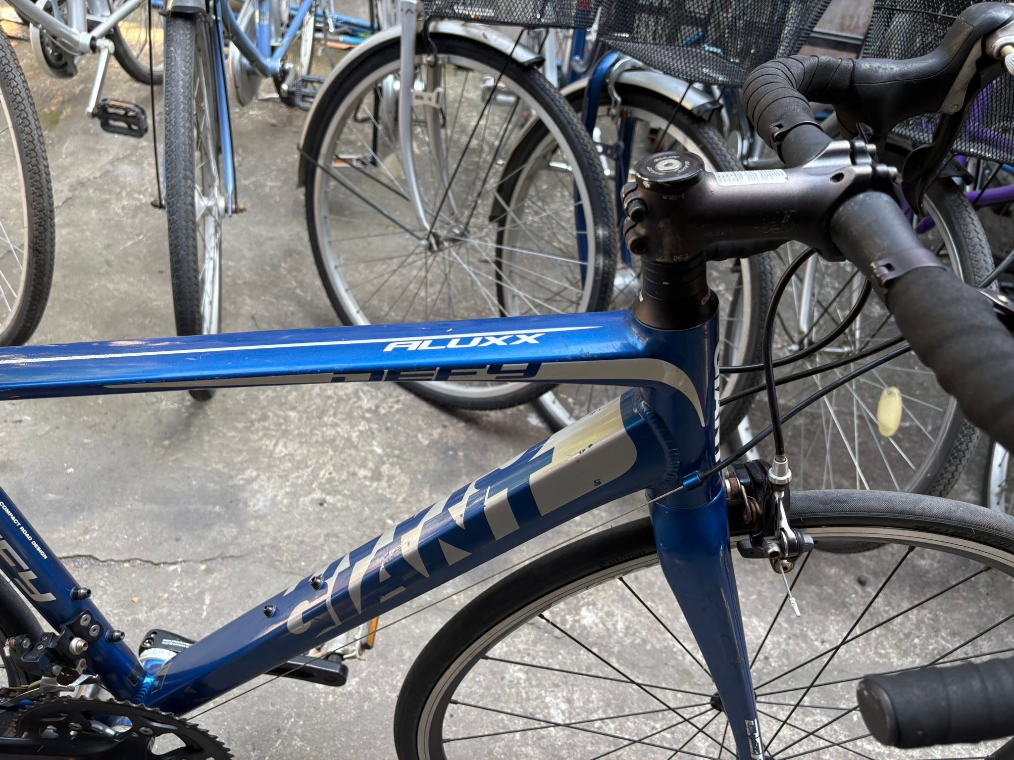 Giant Defy 700c (Small) Toptube 51cm Seattube 47cm Aluminum Alloy