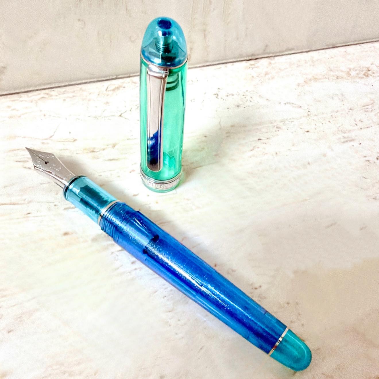 3776 CENTURY ASTRO 限定150本 ☆を刻印した美しいペン先と ボディの 