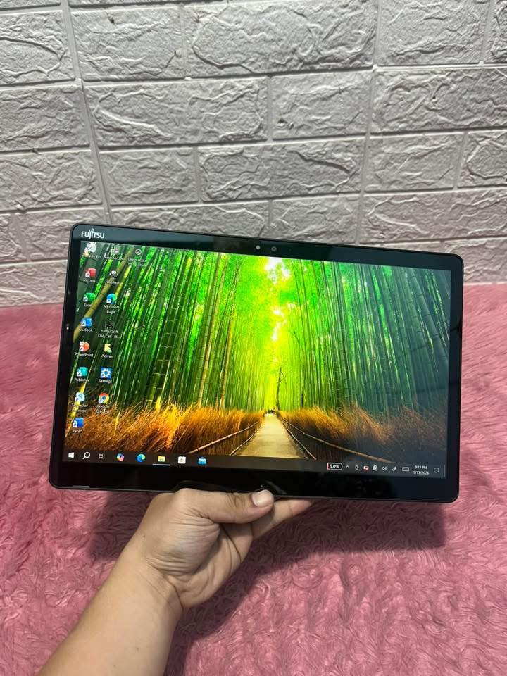 Model: Fujitsu Arrows Tab Q738 Price: ₱11,999 ONLY🥳‼️ ✓ 2in1