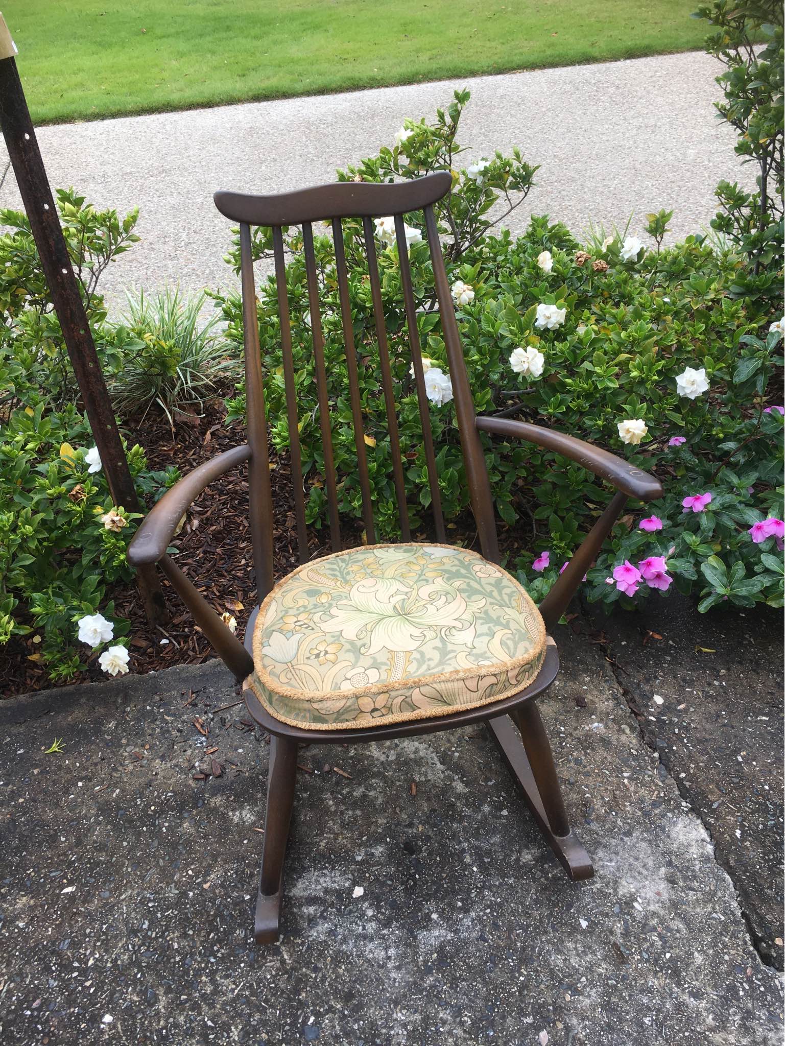 Ercol 1960s-1969 Mid Century rocking chair Designer Lucian Ercolani ...