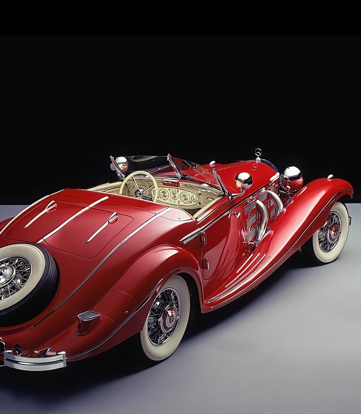 クラシックカー 赤/黒 ディスプレイケース付きメルセデスベンツ1935 Mercedes-Benz 540K Spezial Roadster: rare art deco car
