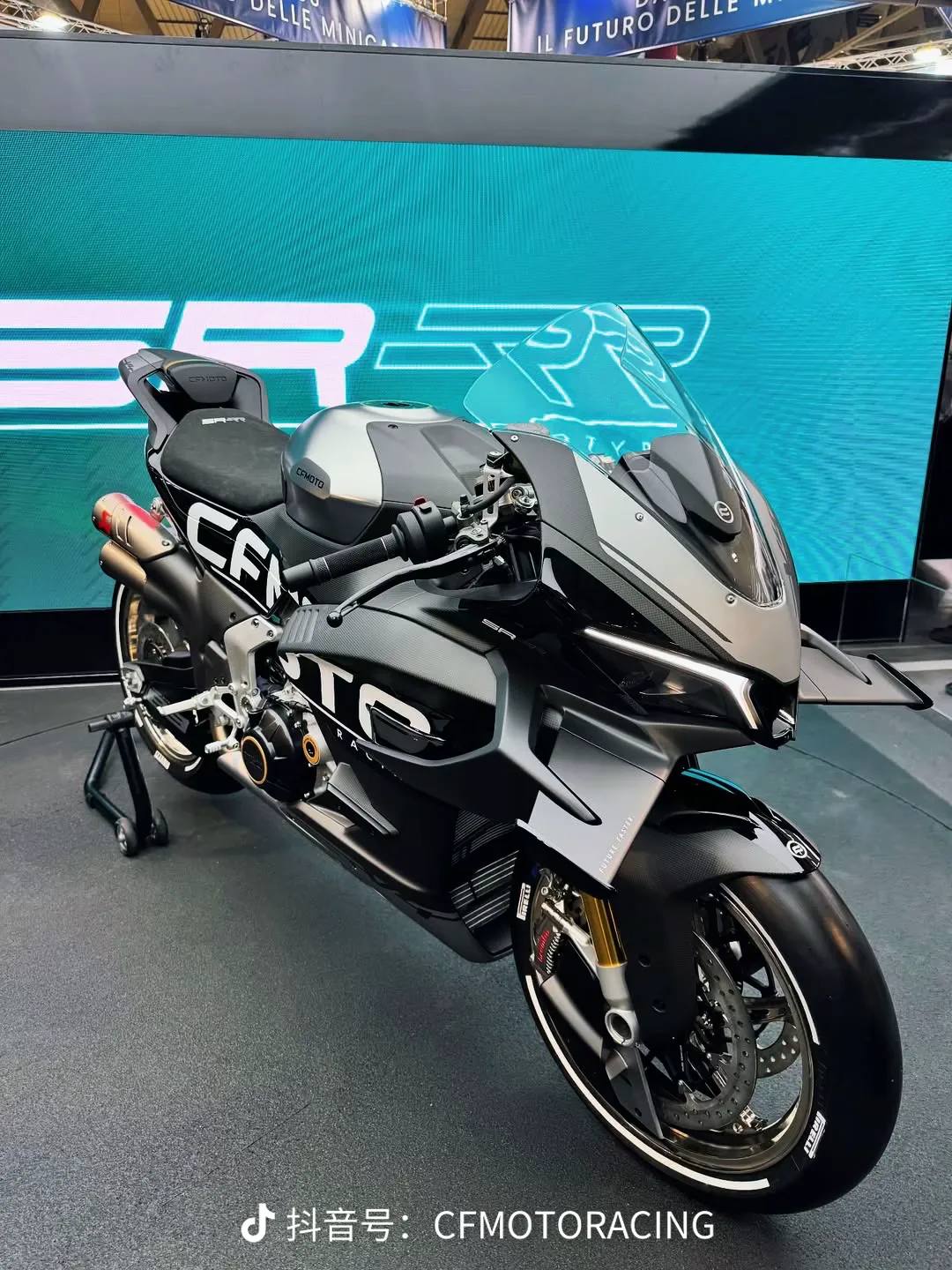 cfmoto1000sr v4 boom 🤯🤯 IL FUTUROL19 FUTURO Dr..83 1983 1983 DAL