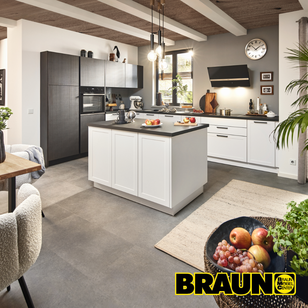 Eine gut geplante Küche passt sich nicht nur den Bedingungen des Hauses, sondern auch den Wünschen und Bedürfnissen der Besitzer an! Jetzt direkt einen Termin zur Küchenberatung sichern: https://www.b