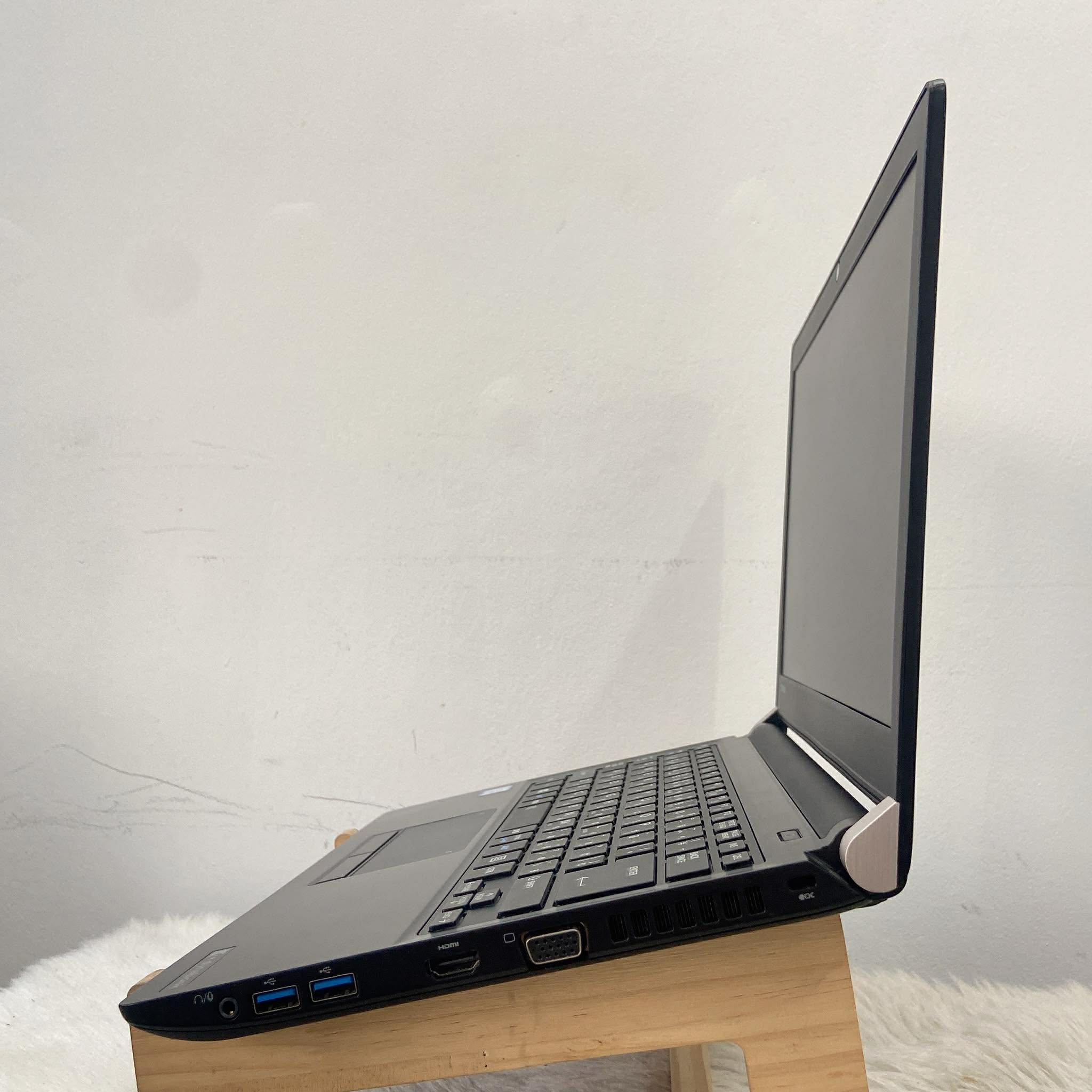 💻 LAPTOP TOSHIBA R73 – INTEL CORE i3 6TH GEN | 4GB RAM | 128GB