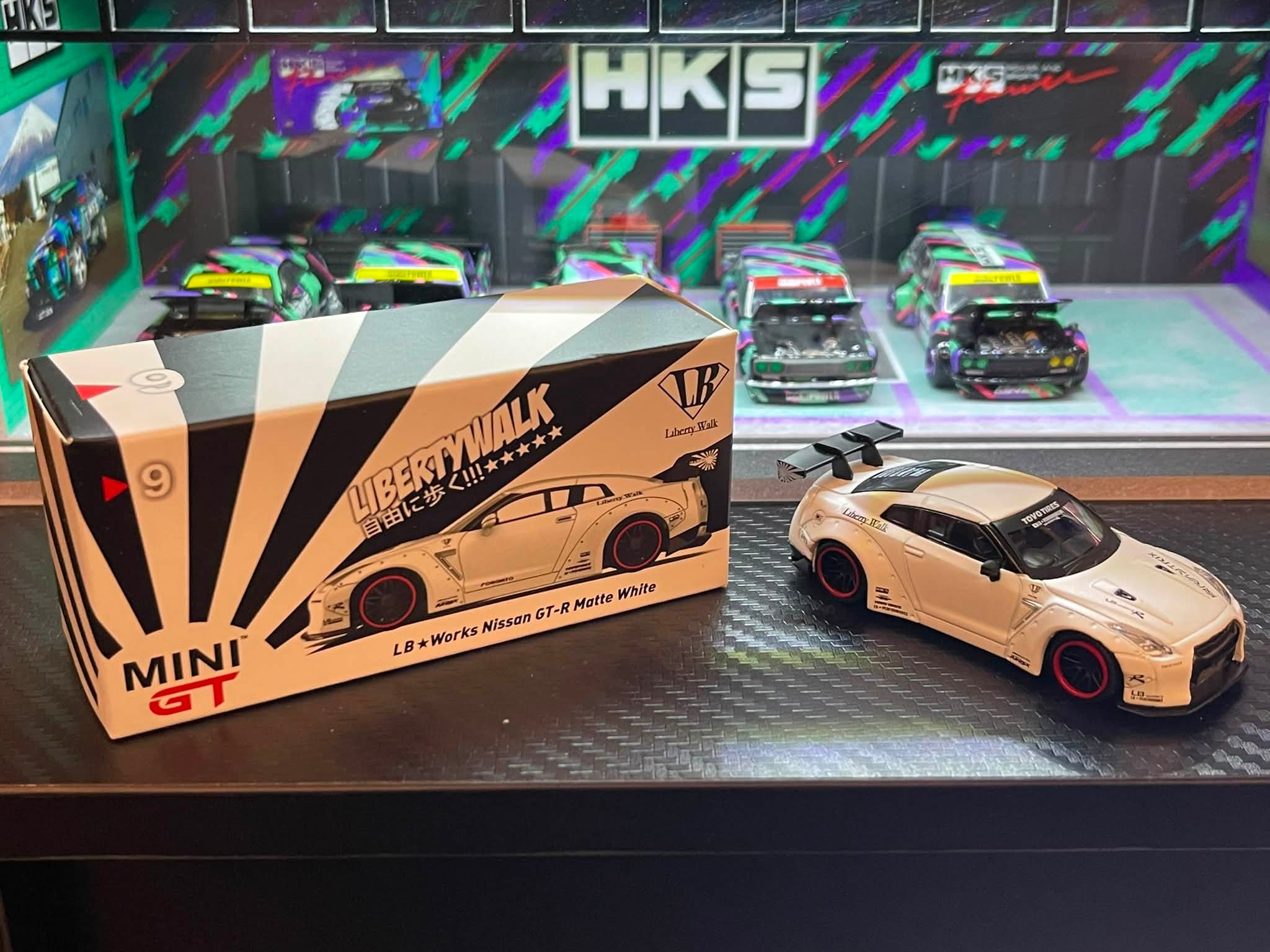 Limited edition Minigt lbwk x xlarge gtr35 diecast model